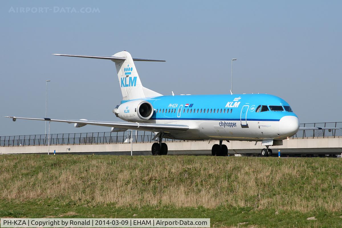 PH-KZA, 1996 Fokker 70 (F-28-070) C/N 11567, at spl