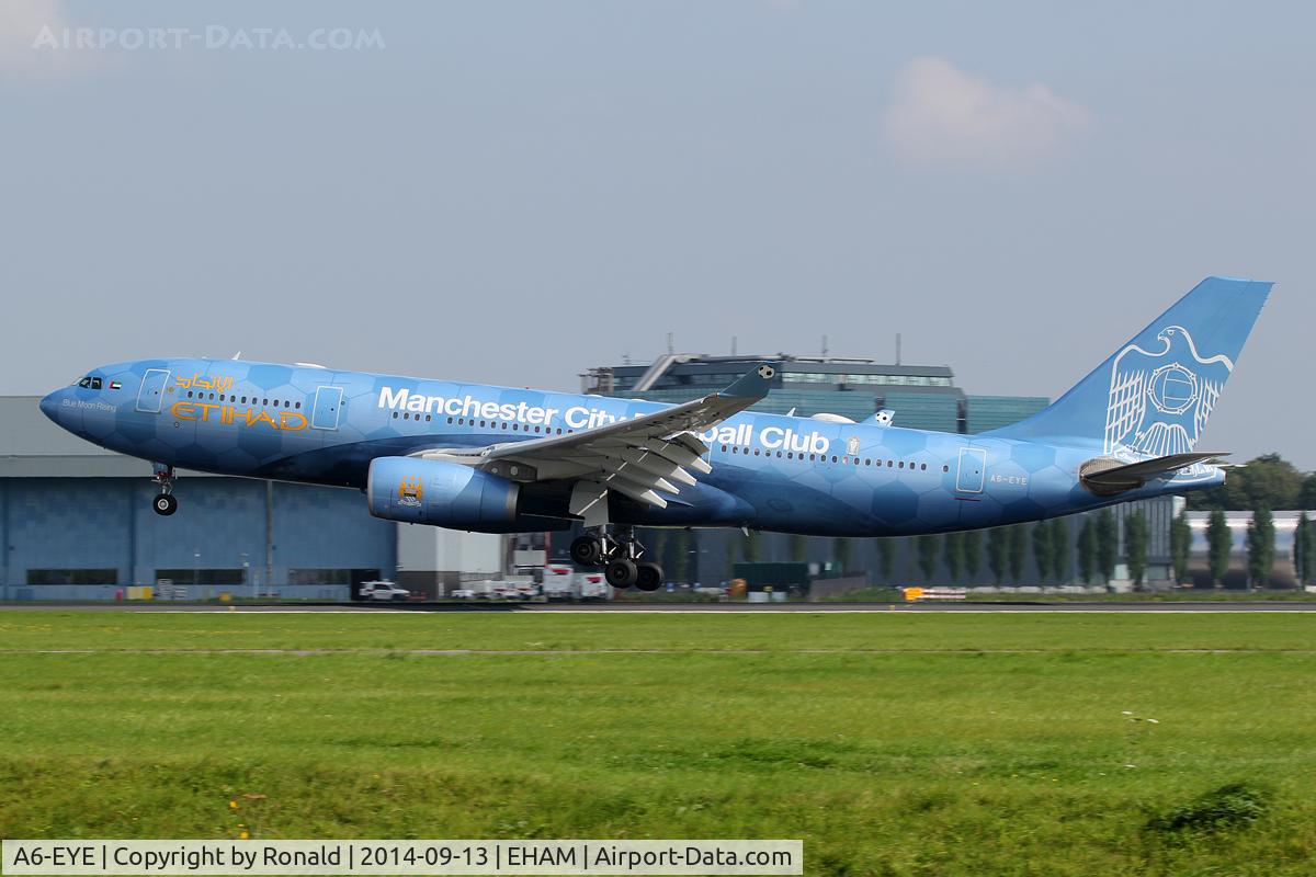 A6-EYE, 2005 Airbus A330-243 C/N 688, at spl