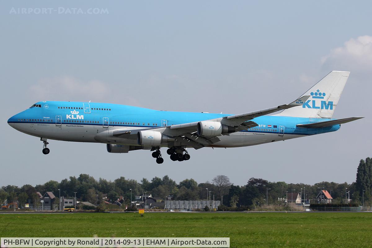 PH-BFW, 2000 Boeing 747-406BC C/N 30454, at spl