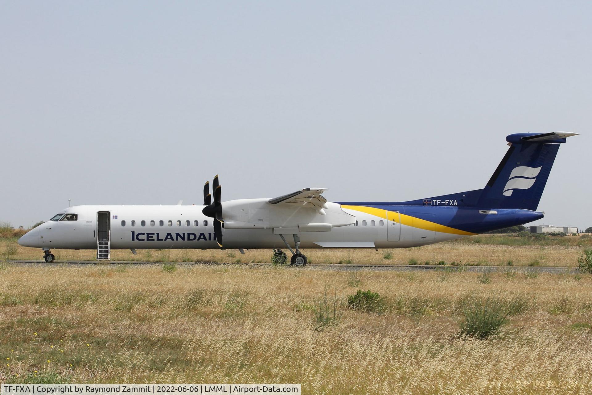 TF-FXA, 2001 Bombardier DHC-8-402 Q400 Dash 8 C/N 4022, Bombardier DHC-8-402 TF-FXA Icelandair