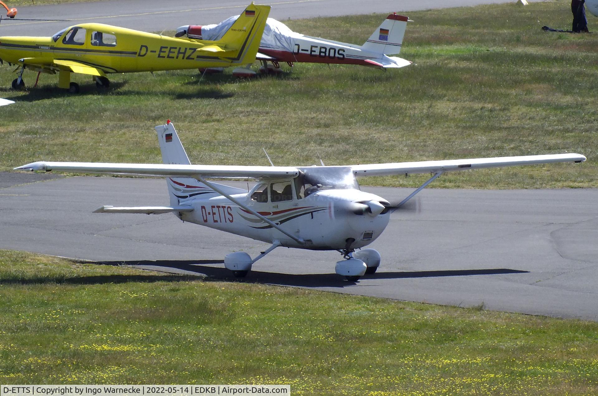 D-ETTS, 2004 Cessna 172R Skyhawk C/N 17281220, Cessna 172R at Bonn-Hangelar airfield '2205-06