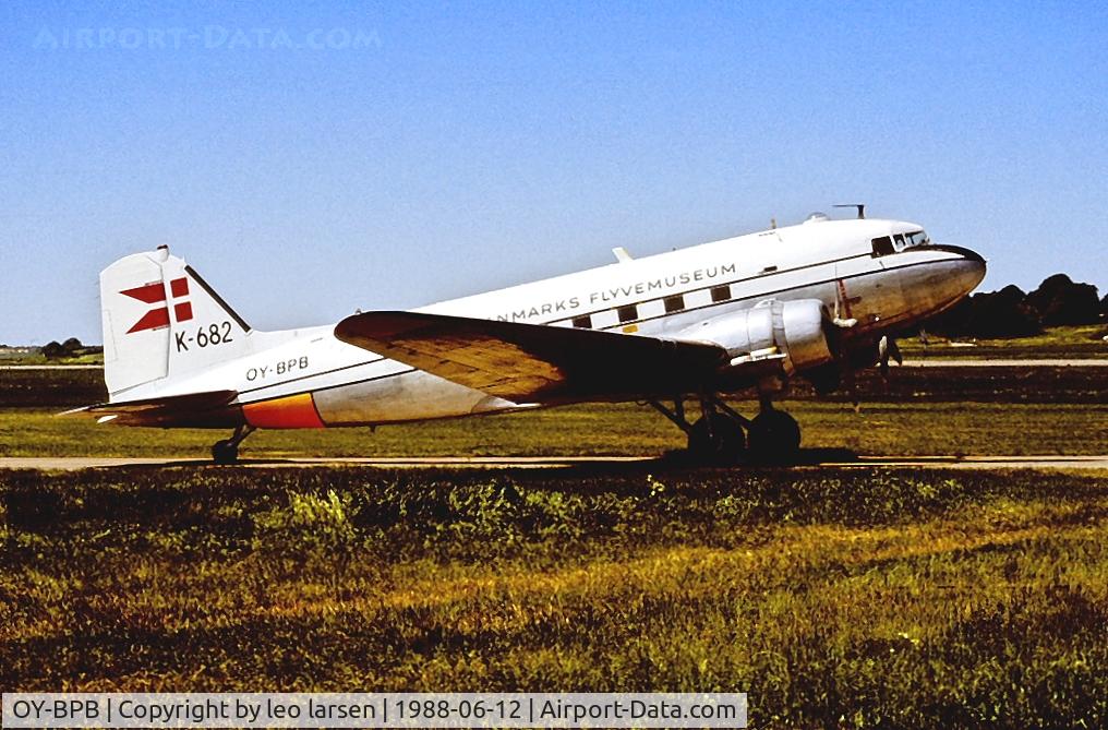 OY-BPB, 1943 Douglas C-47A-85-DL (DC-3A) Skytrain C/N 20019, Værløse Air Base 12.6.1988