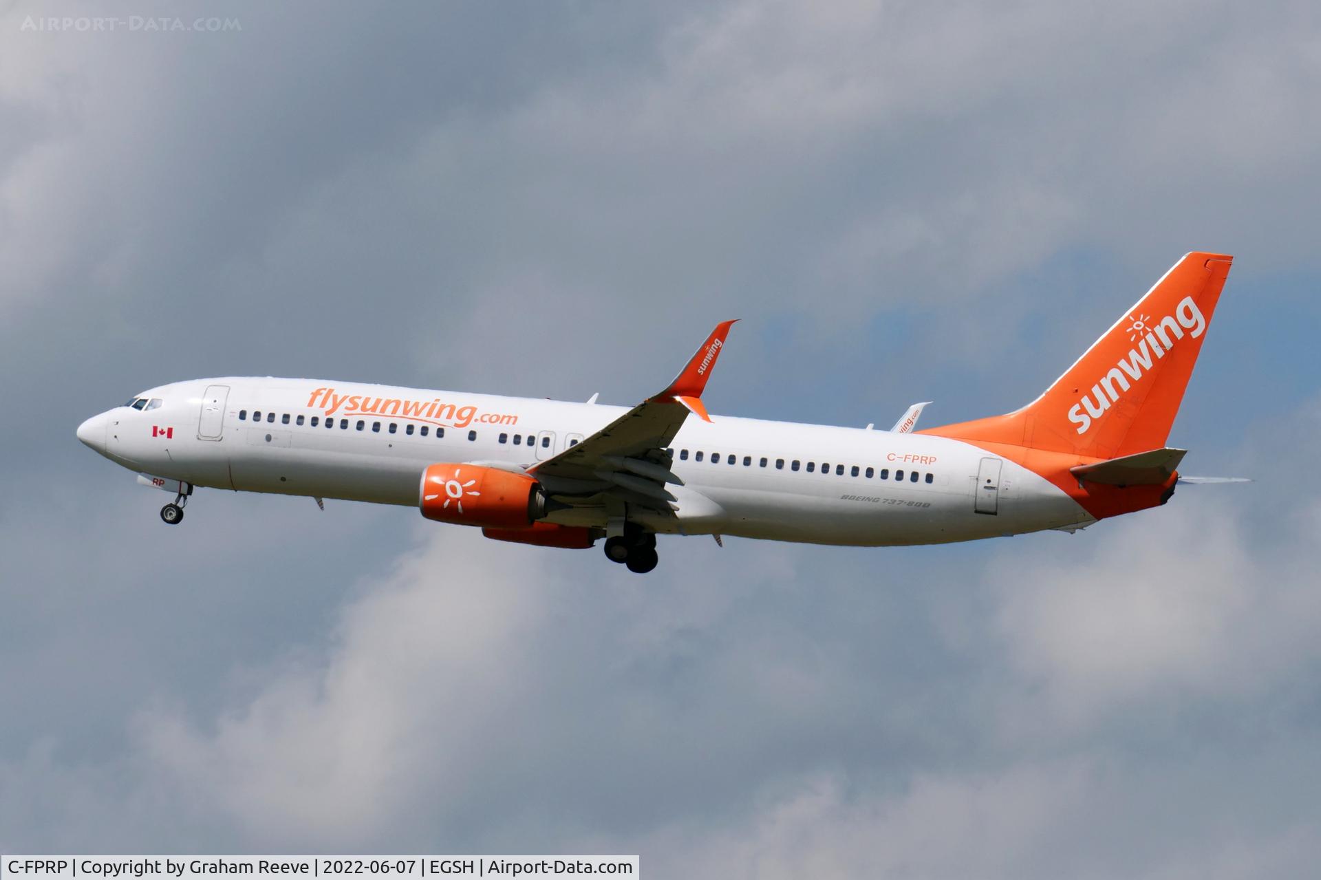 C-FPRP, 2015 Boeing 737-8FH C/N 39959, Departing from Norwich.