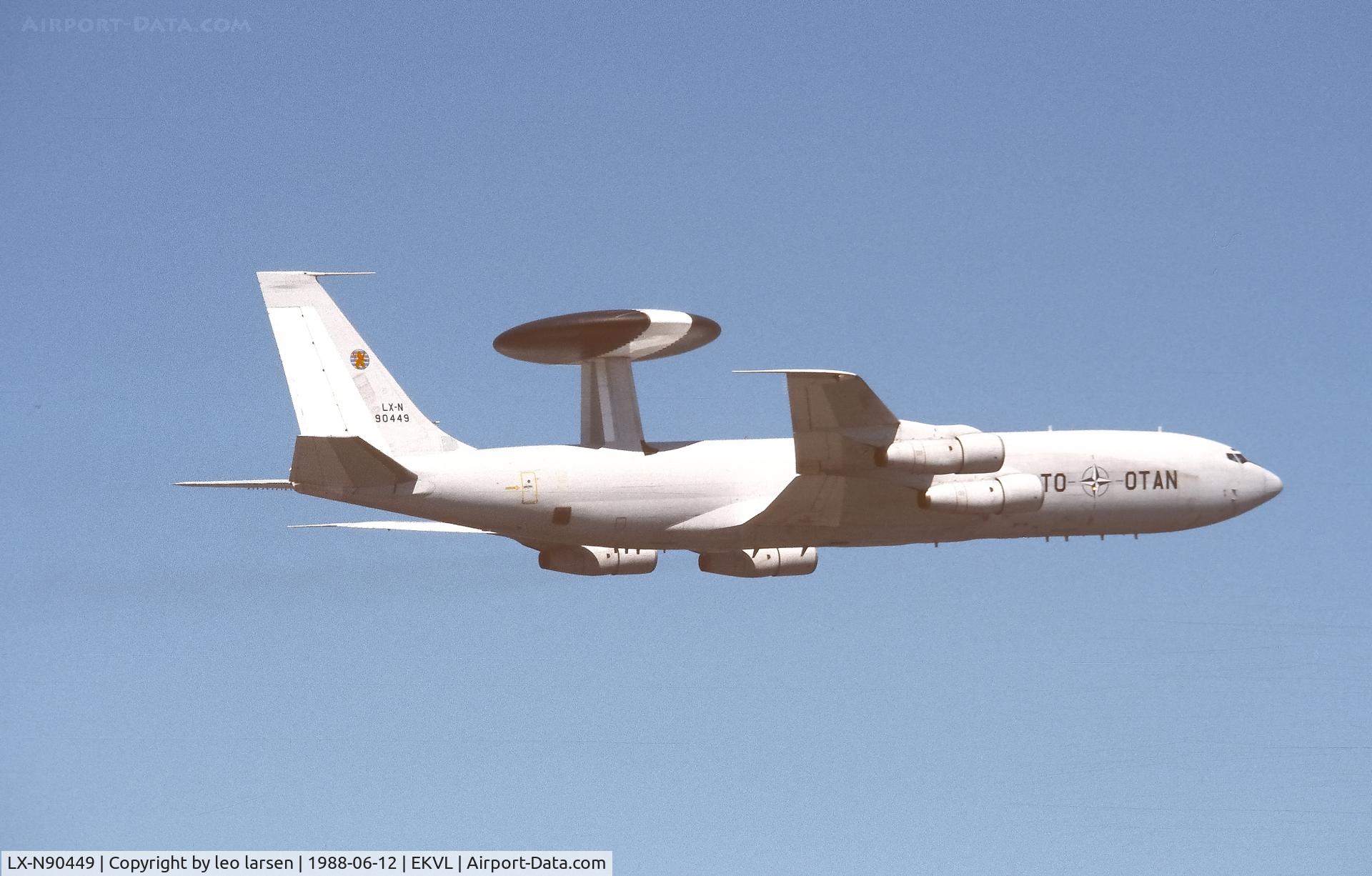 LX-N90449, 1983 Boeing E-3A Sentry C/N 22844, Værløse Air Base 12.6.1988