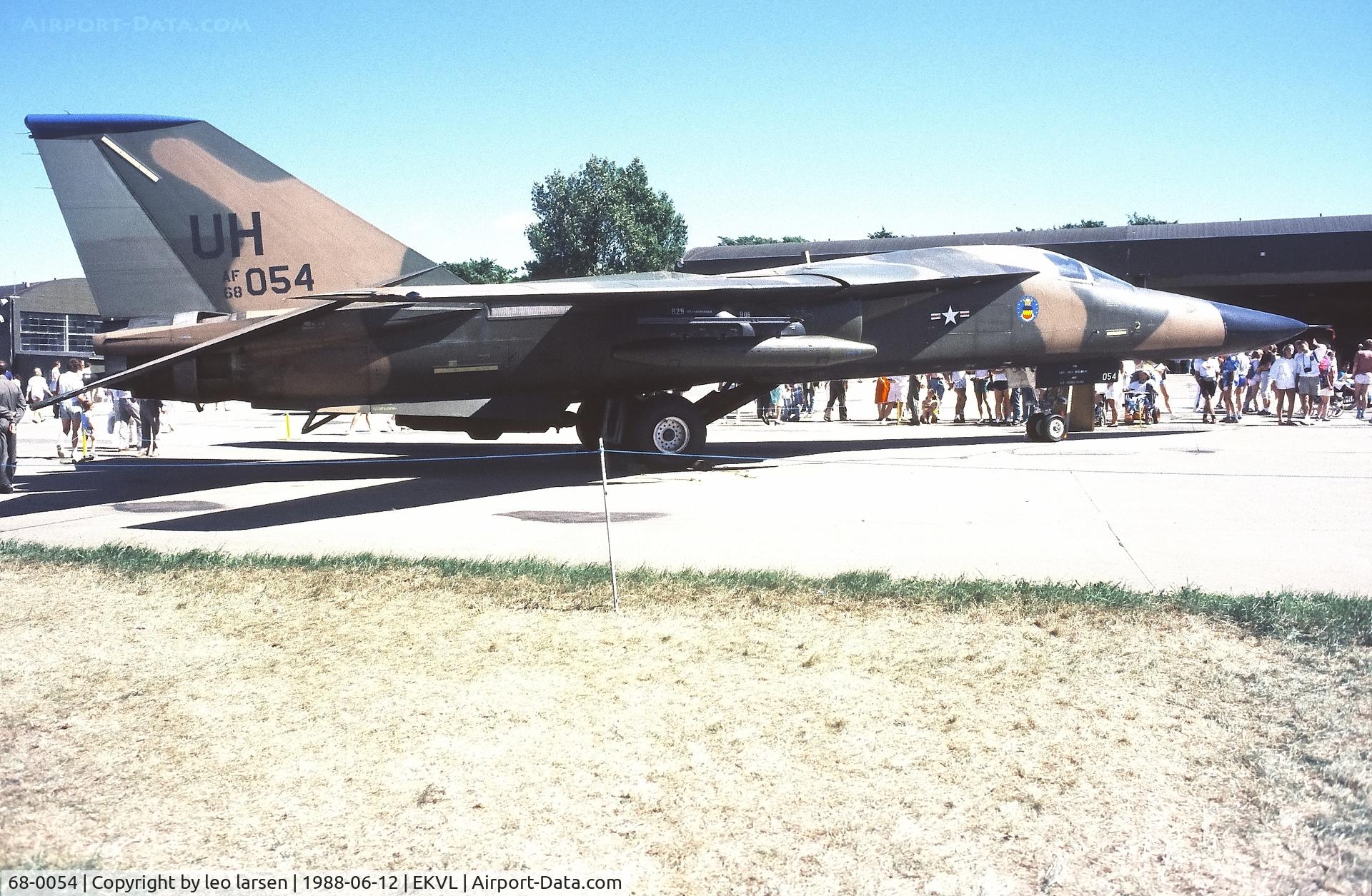68-0054, 1968 General Dynamics F-111E Aardvark C/N A1-223, Værløse Air Base 12.6.1988
