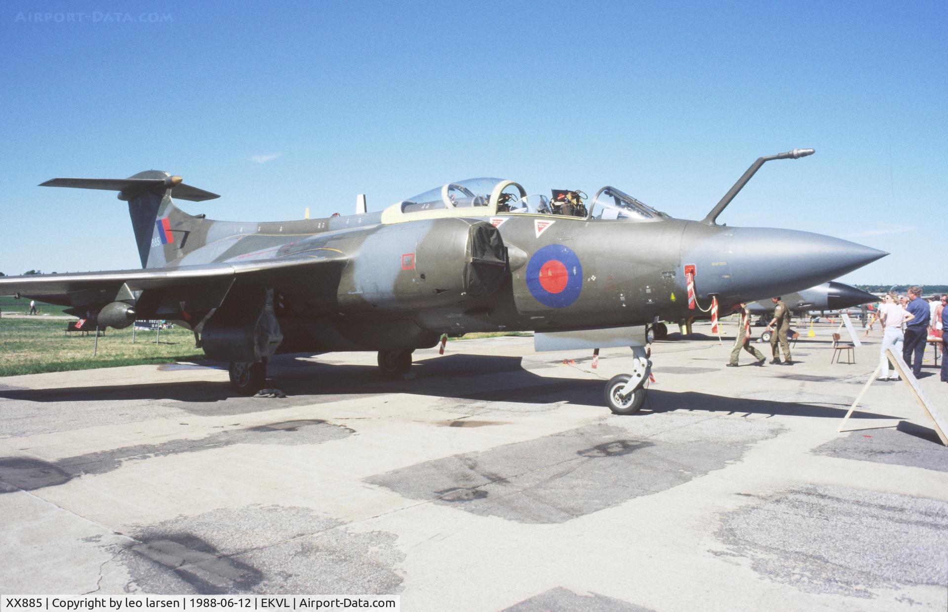 XX885, 1974 Hawker Siddeley Buccaneer S.2B C/N B3-01-73, Værløse Air Base 12.6.1988