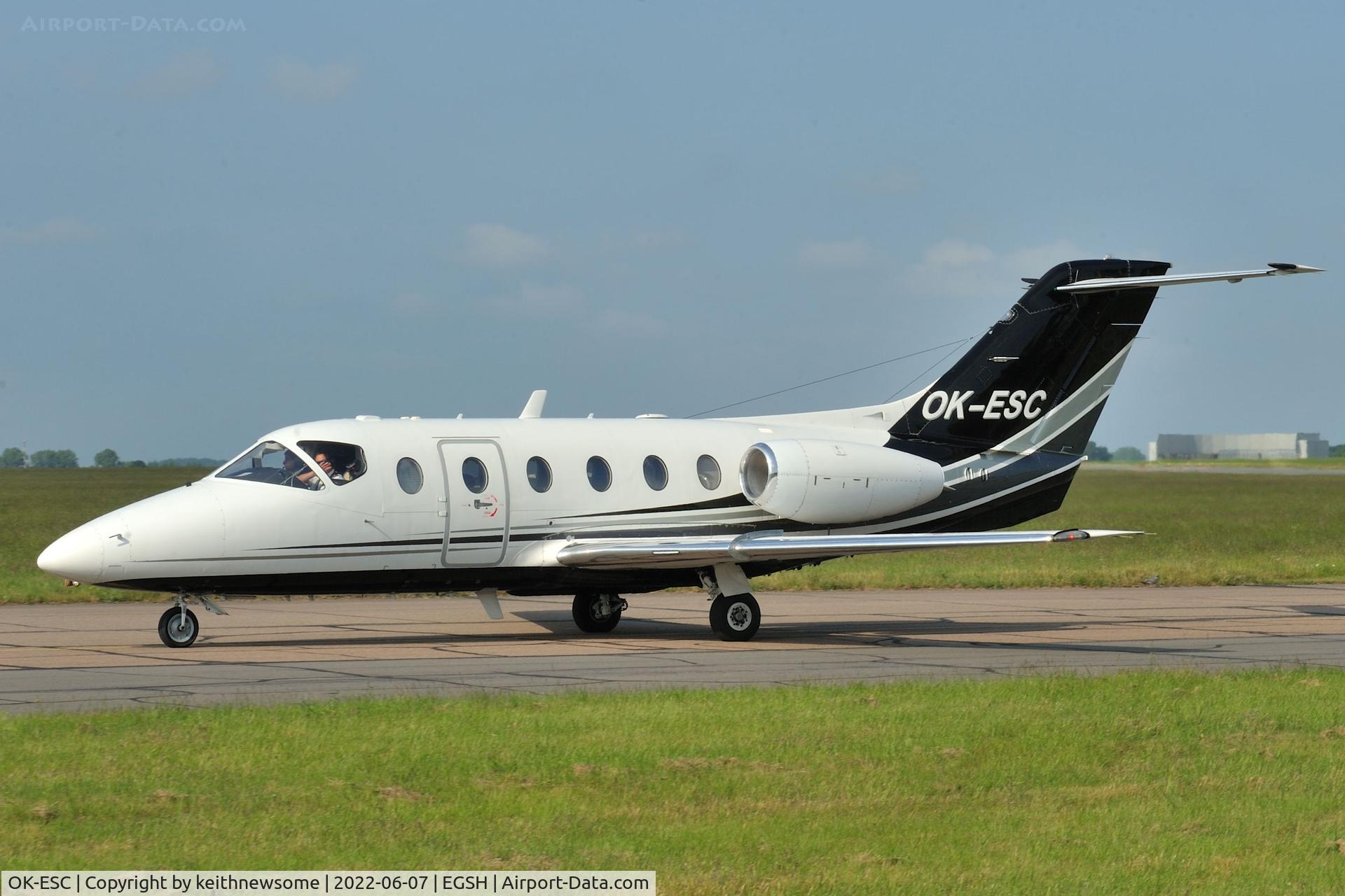 OK-ESC, 2000 Raytheon Beechjet 400A/Nextant N400XT C/N RK-295, Arriving at Norwich.