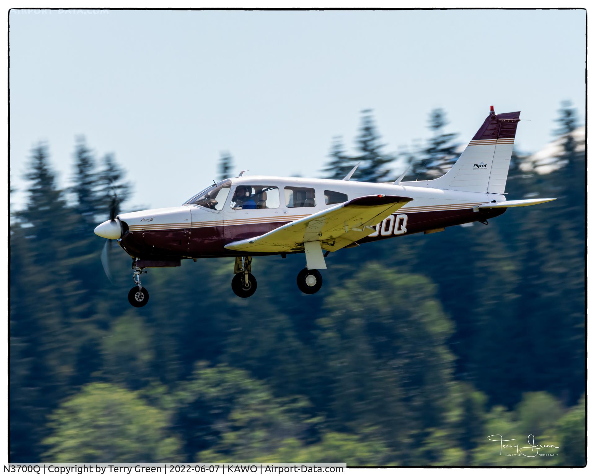 N3700Q, Piper PA-28R-201 Cherokee Arrow III C/N 28R-7737047, KAWO