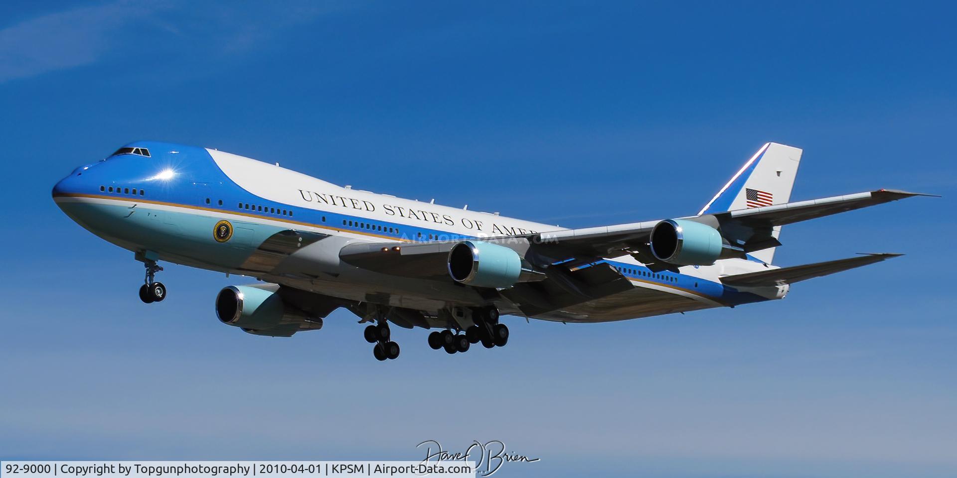 92-9000, 1987 Boeing VC-25A (747-2G4B) C/N 23825, Air Force One on short approach to RW34