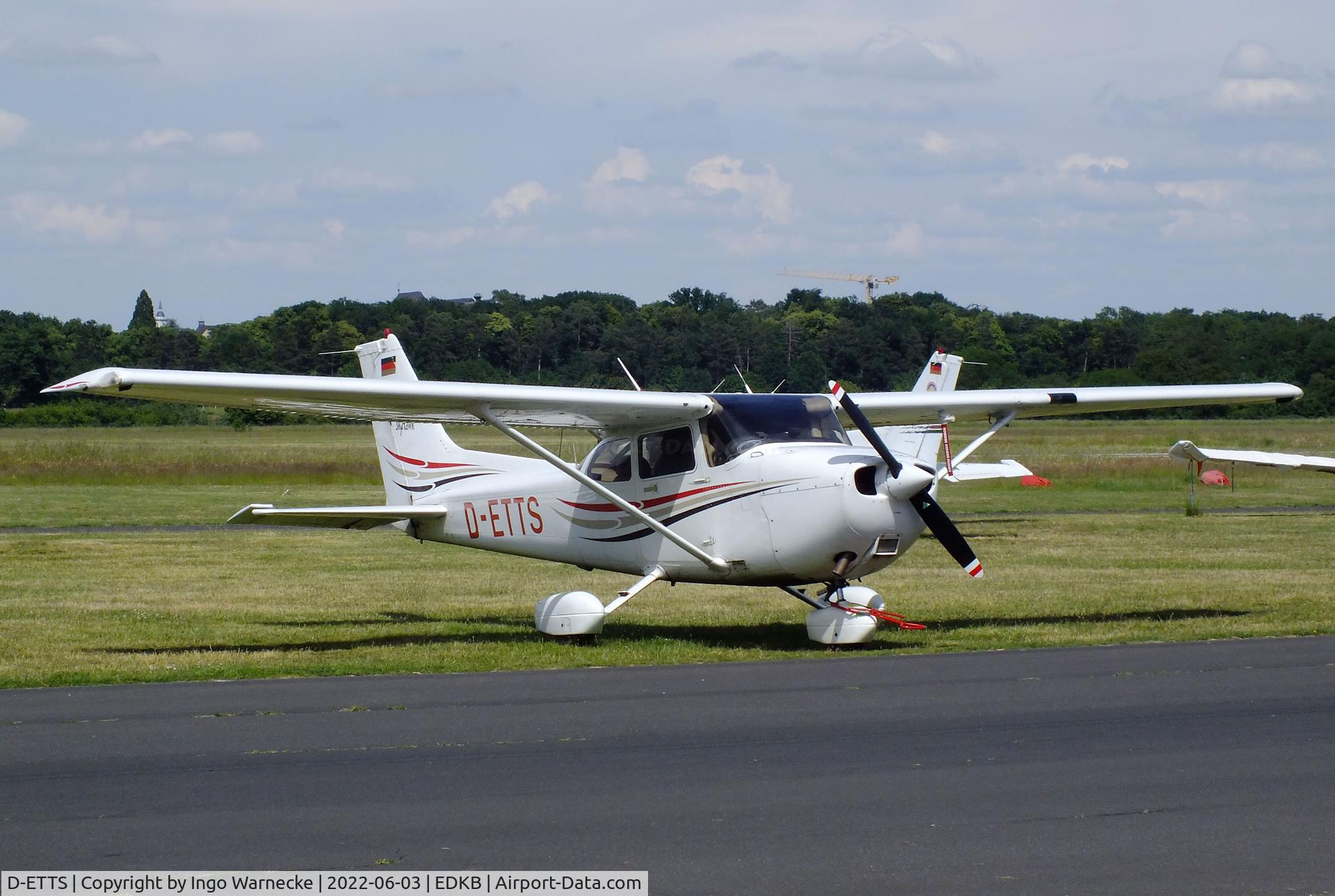 D-ETTS, 2004 Cessna 172R Skyhawk C/N 17281220, Cessna 172R at Bonn-Hangelar airfield '2205-06