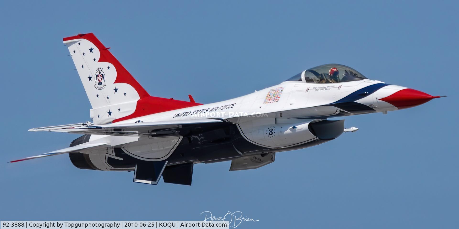 92-3888, General Dynamics F-16CJ Fighting Falcon C/N CC-130, TB's taking off single file