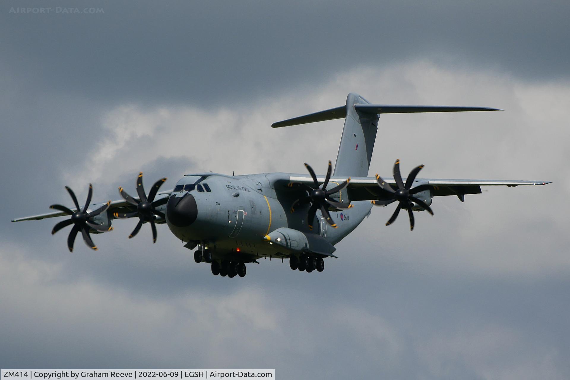 ZM414, 2017 Airbus A400M-180 Atlas C.1 C/N 047, On approach to Norwich.
