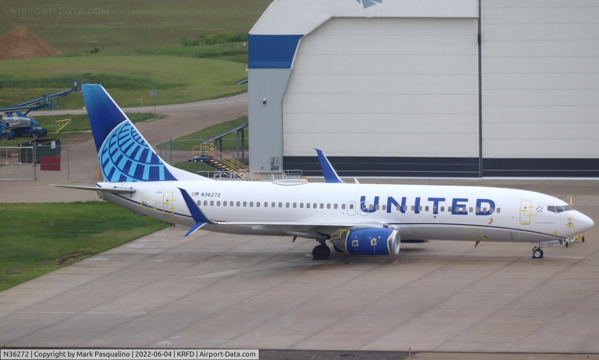 N36272, 2001 Boeing 737-824 C/N 31590, Boeing 737-824