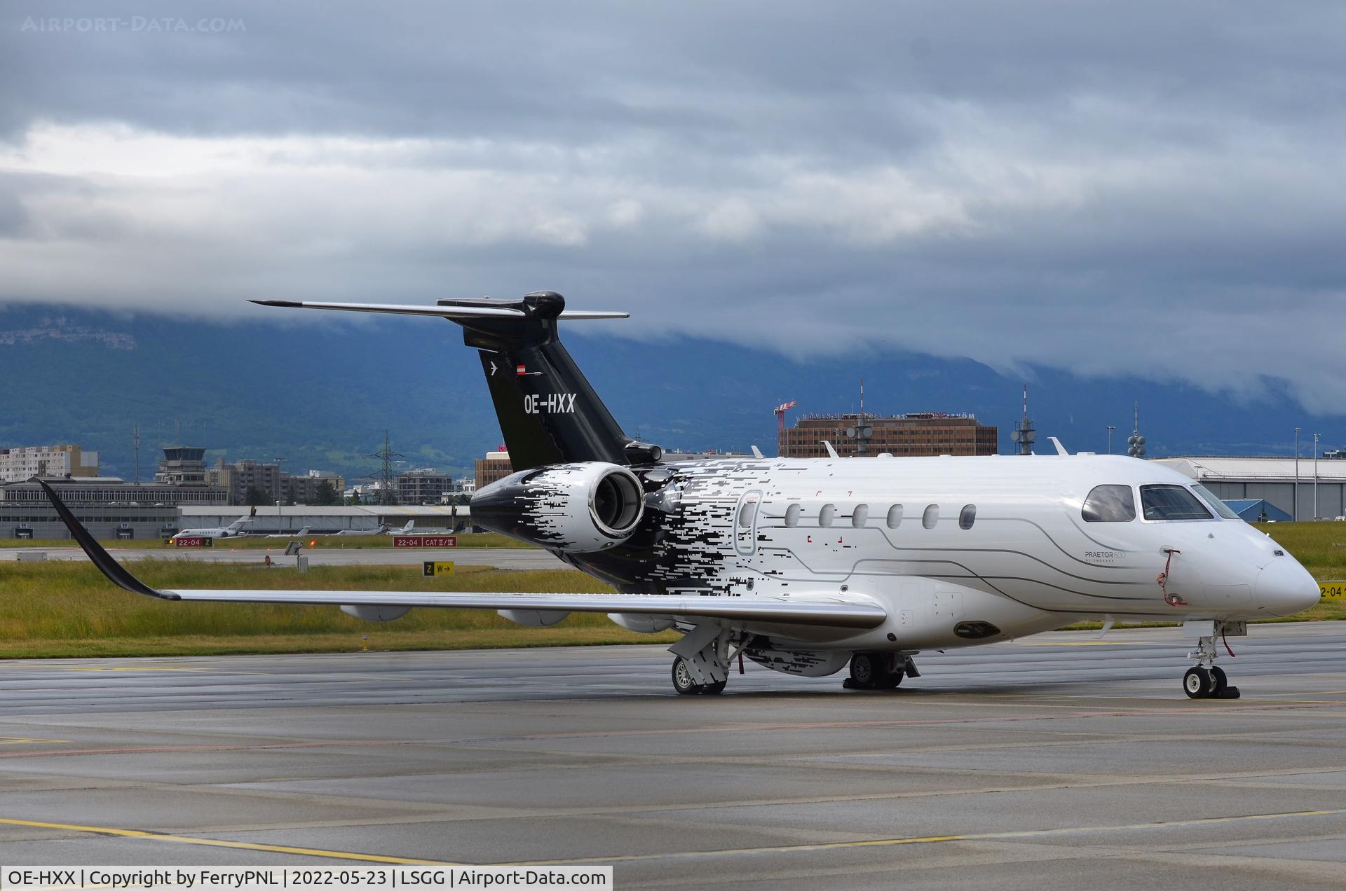 OE-HXX, 2019 Embraer EMB-550 Praetor 600 C/N 55020115, Praetor 600 parked