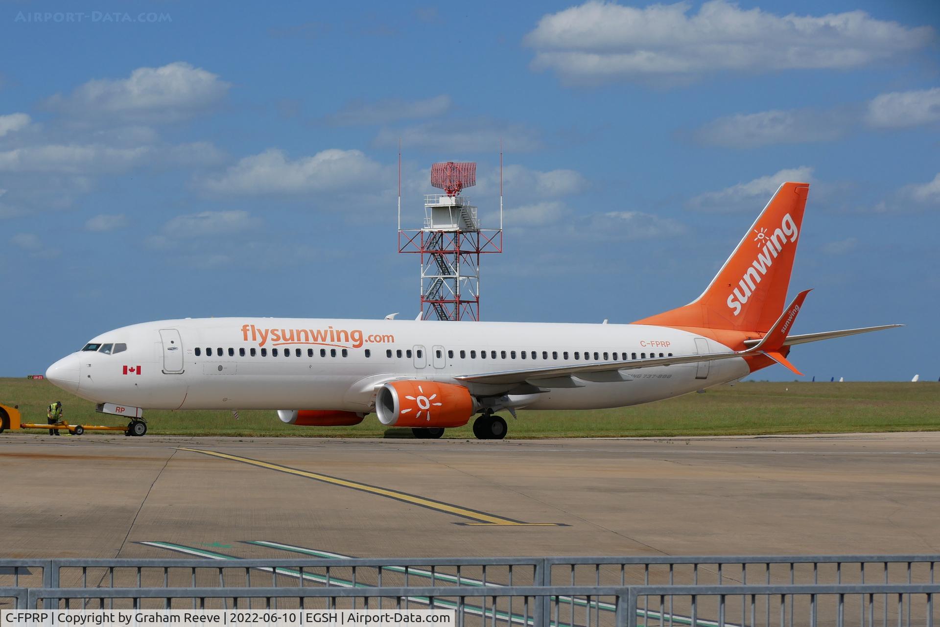 C-FPRP, 2015 Boeing 737-8FH C/N 39959, Departing from Norwich.