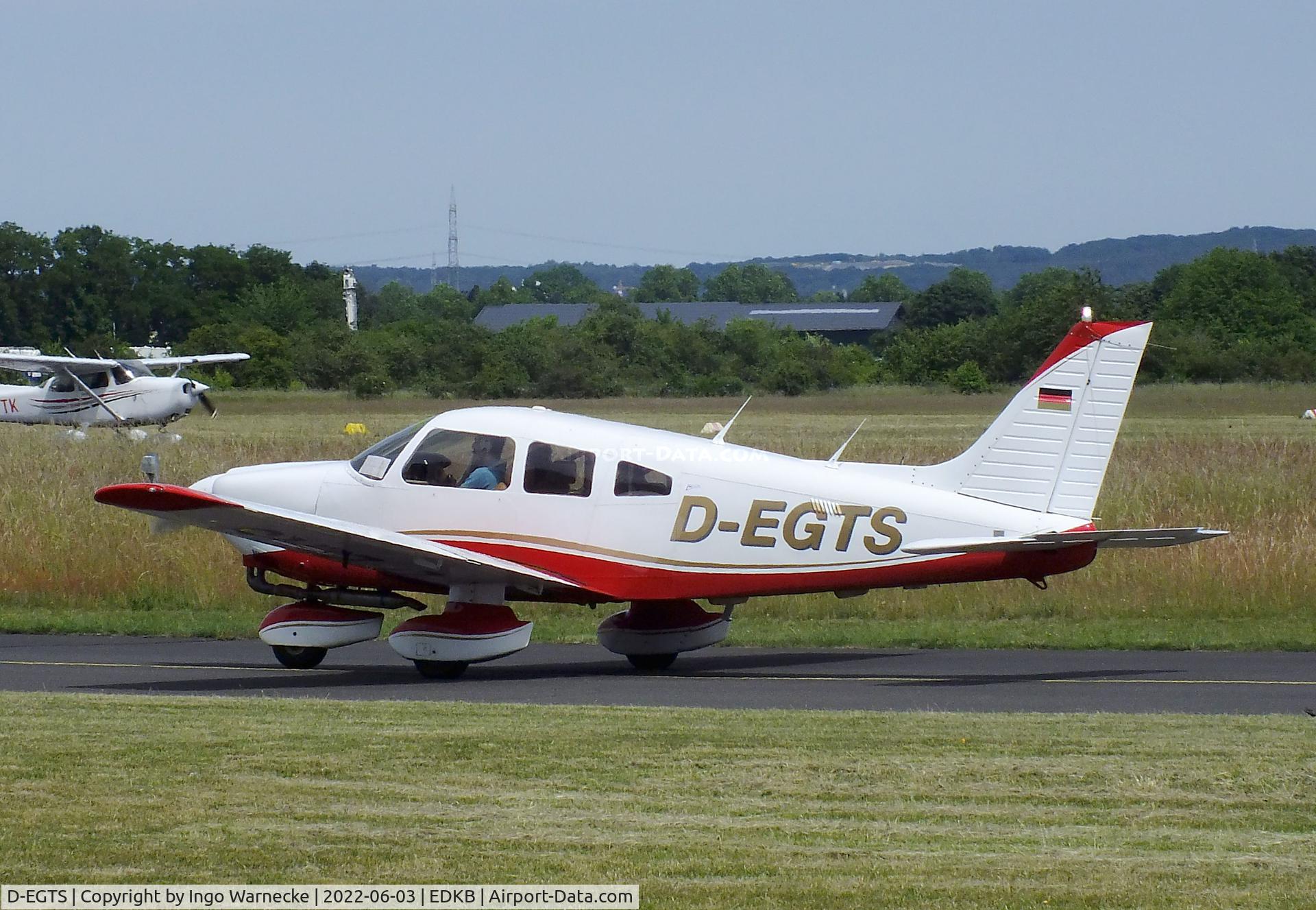 D-EGTS, 1982 Piper PA-28-181 C/N 28-8290111, Piper PA-28-181 Archer II at Bonn-Hangelar airfield '2205-06