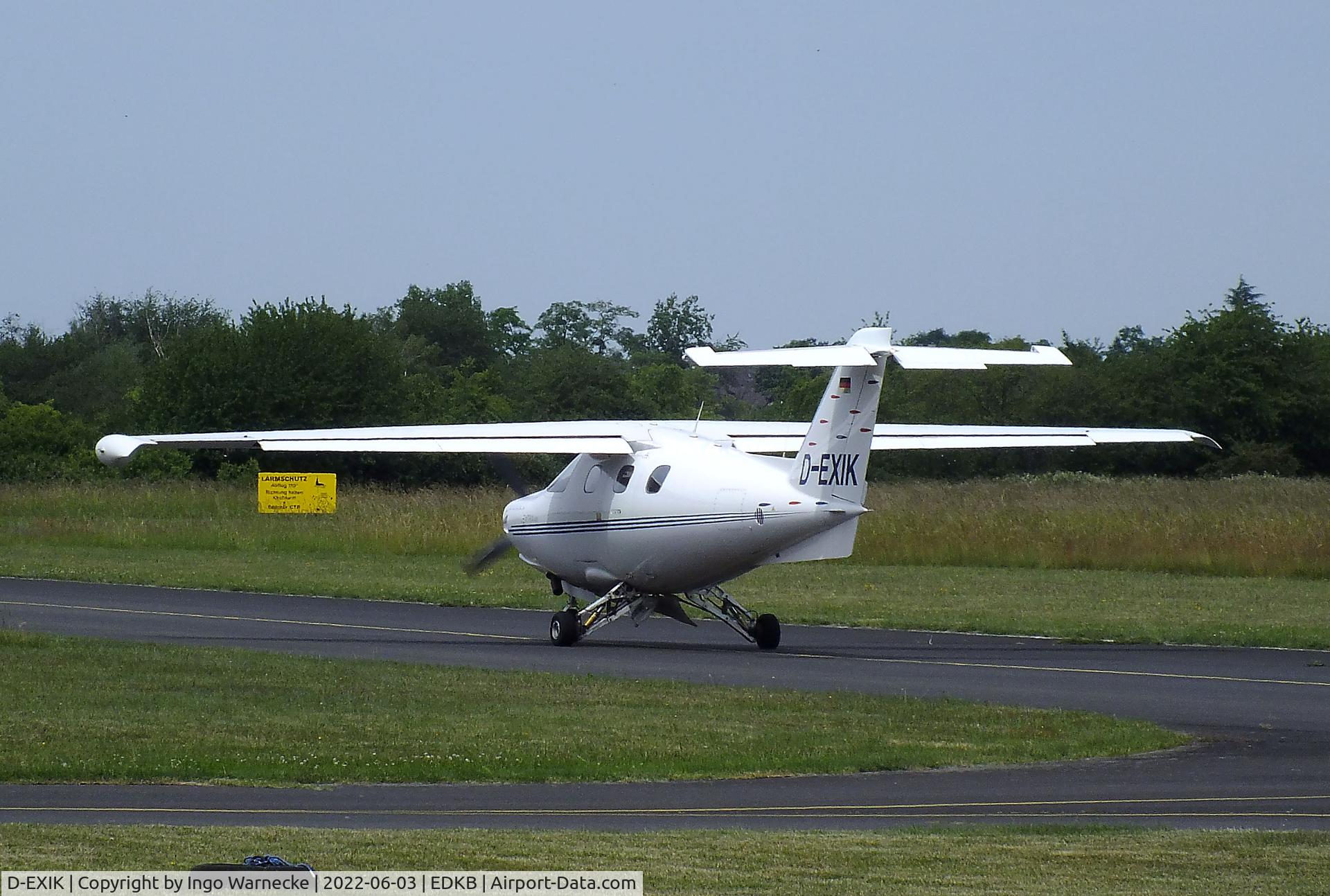 D-EXIK, 2000 Extra EA-400 C/N 13, Extra EA-400 at Bonn-Hangelar airfield '2205-06