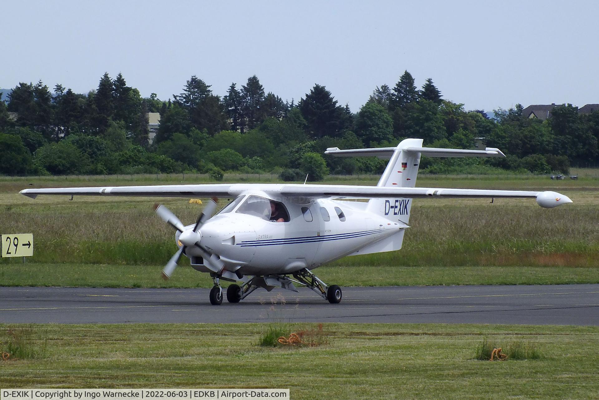 D-EXIK, 2000 Extra EA-400 C/N 13, Extra EA-400 at Bonn-Hangelar airfield '2205-06