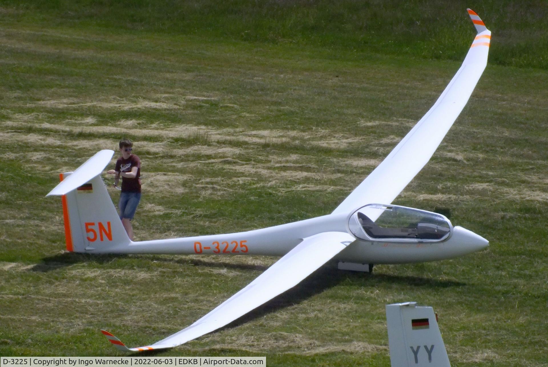 D-3225, Schempp-Hirth Discus 2c C/N 9, Schempp-Hirth Discus 2c at Bonn-Hangelar airfield '2205-06