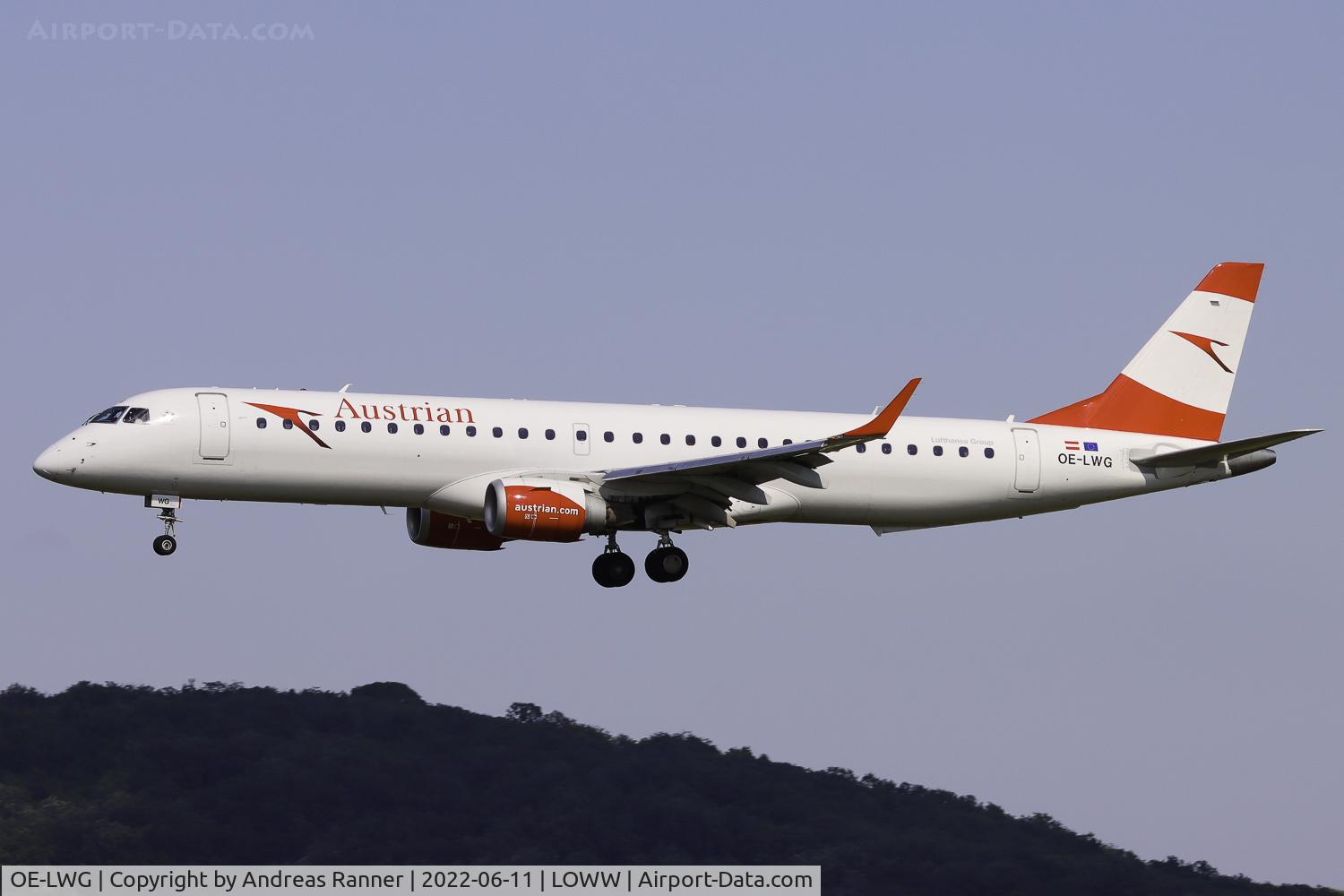 OE-LWG, 2011 Embraer 195LR (ERJ-190-200LR) C/N 19000464, Austrian Airlines ERJ-195