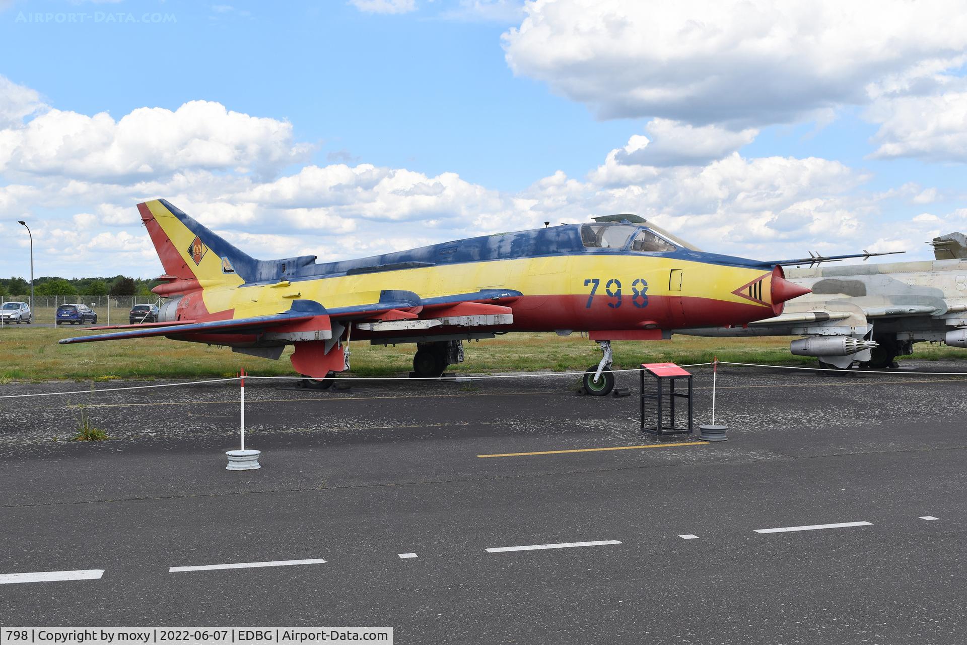 798, 1986 Sukhoi Su-22M-4 C/N 31406, Sukhoi Su-22M-4 Fitter at the Bundeswehr Museum of Military History – Berlin-Gatow Airfield.