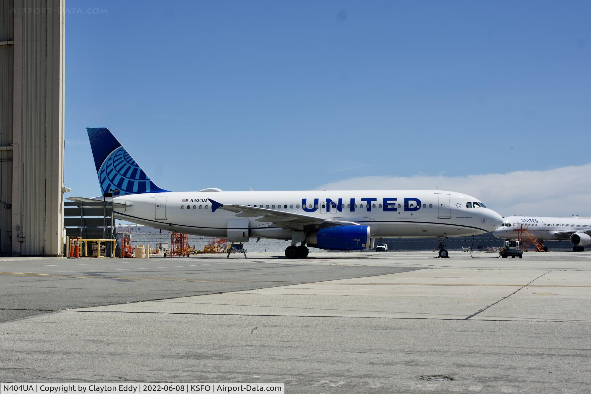 N404UA, 1993 Airbus A320-232 C/N 450, SFO 2022.