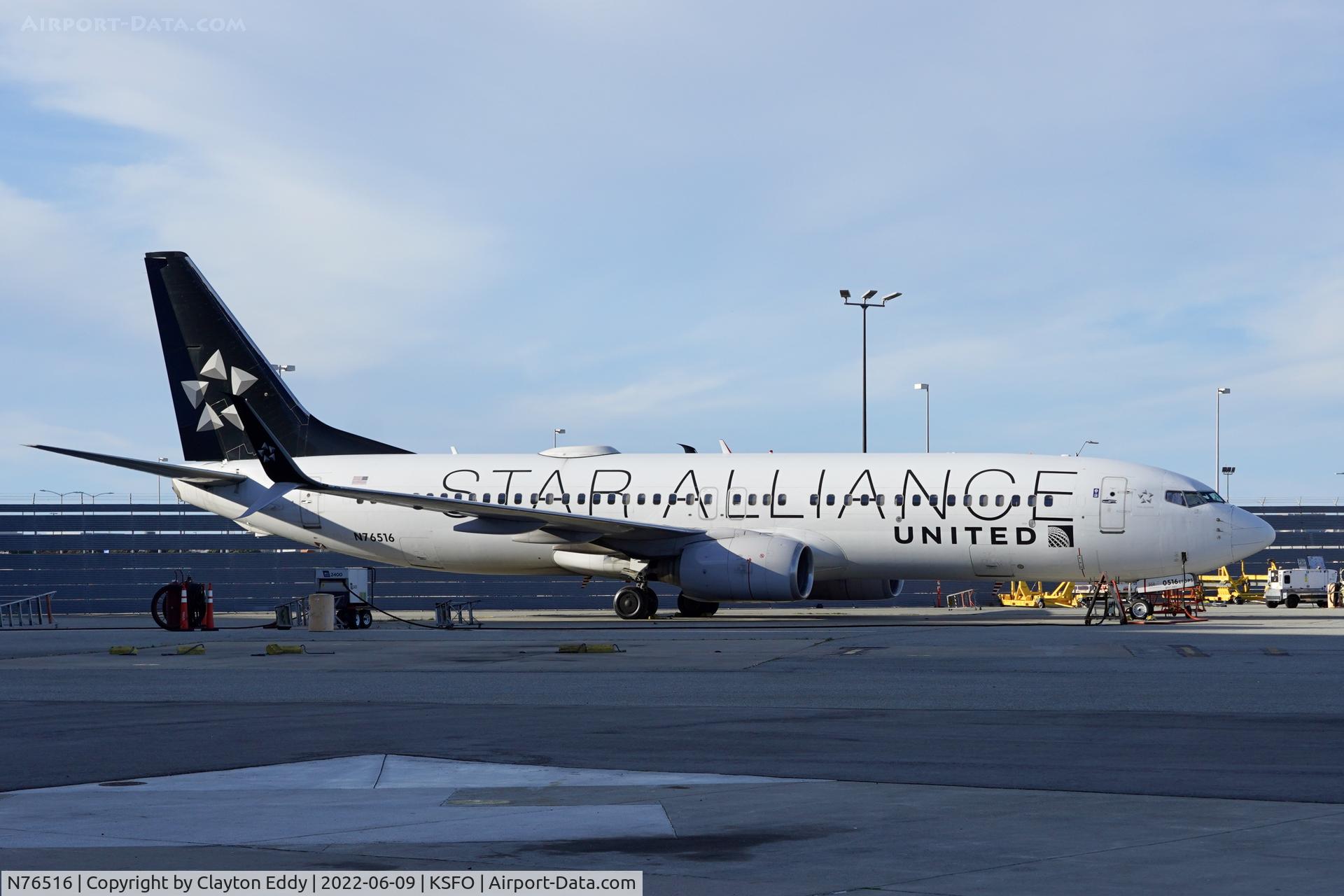 N76516, 2008 Boeing 737-824 C/N 37096, Star Alliance SFO 2022.