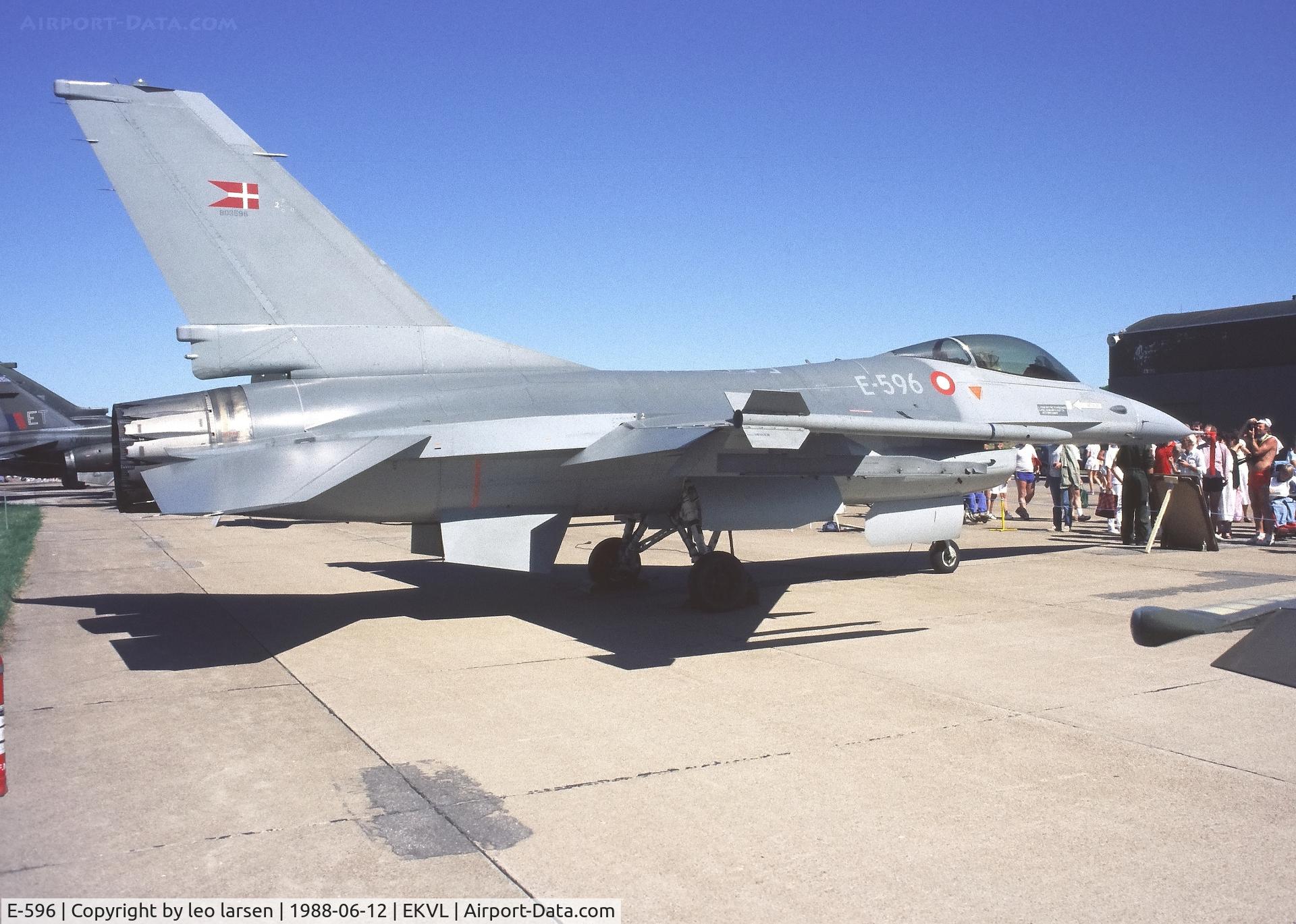 E-596, 1982 SABCA F-16AM Fighting Falcon C/N 6F-31, Værløse Air Base Denmark 12.6.1988