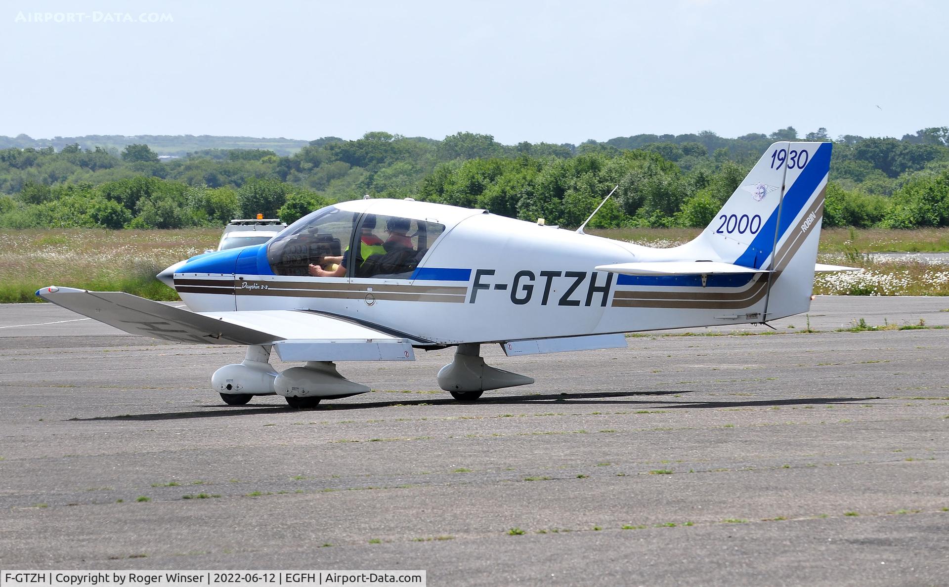 F-GTZH, Robin DR-400-120 Petit Prince C/N 2455, Visiting Dauphin 2-2.