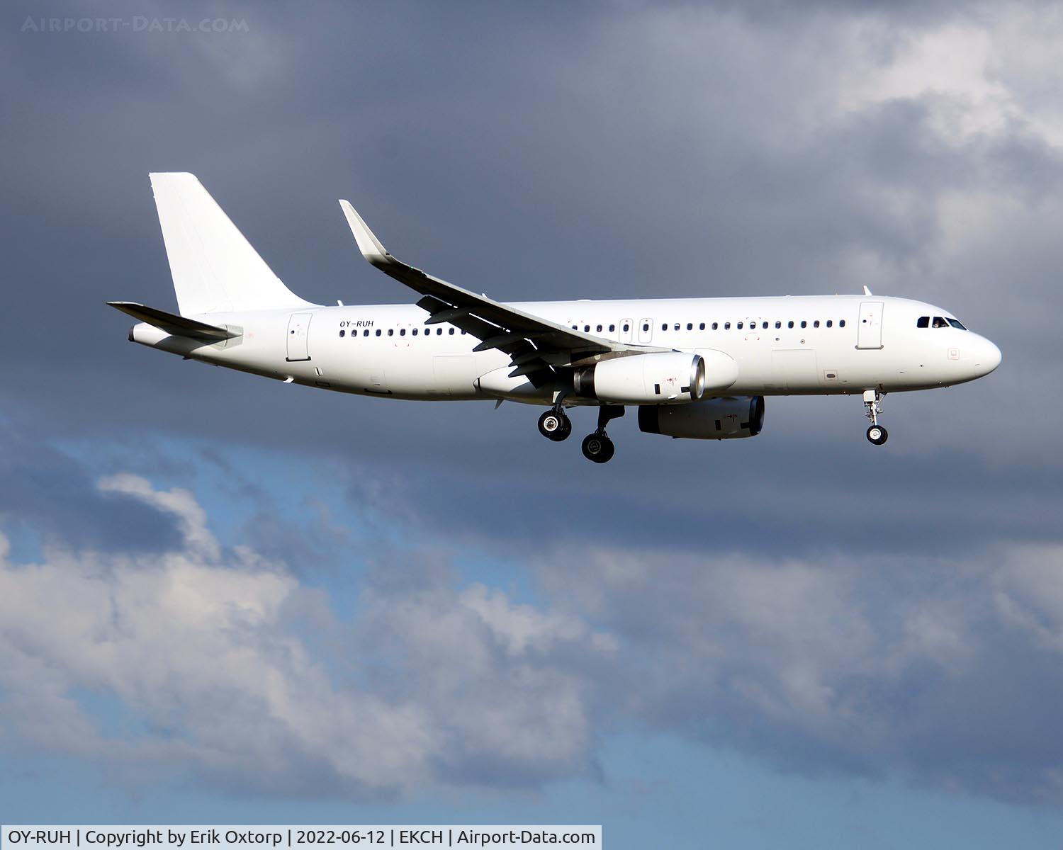 OY-RUH, 2015 Airbus A320-232 C/N 6749, DAT's latest addition to their fleet. OY-RUH landing rw 22L