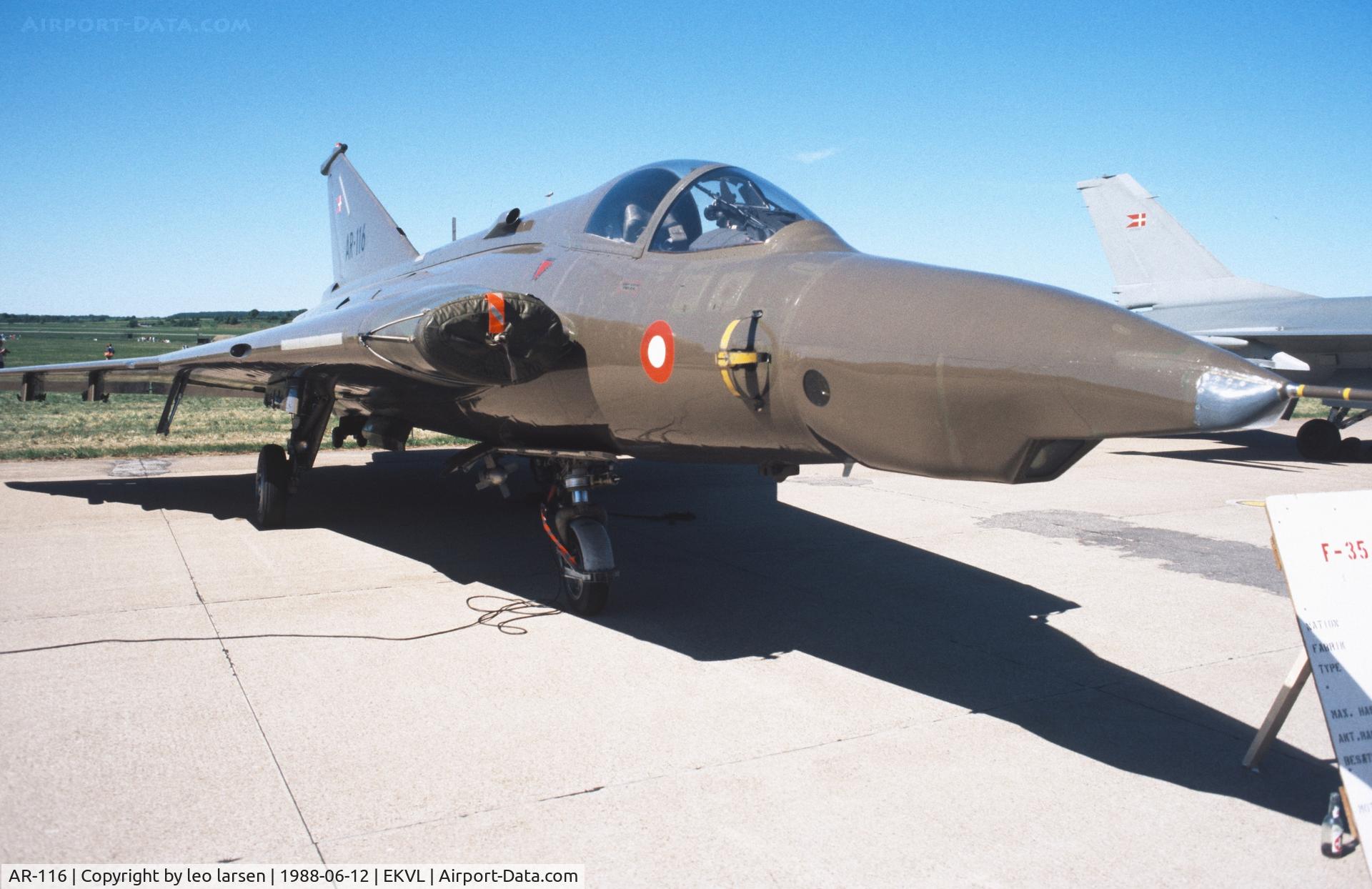 AR-116, 1971 Saab RF-35 Draken C/N 35-1116, Værløse Air Base 12.6.1988