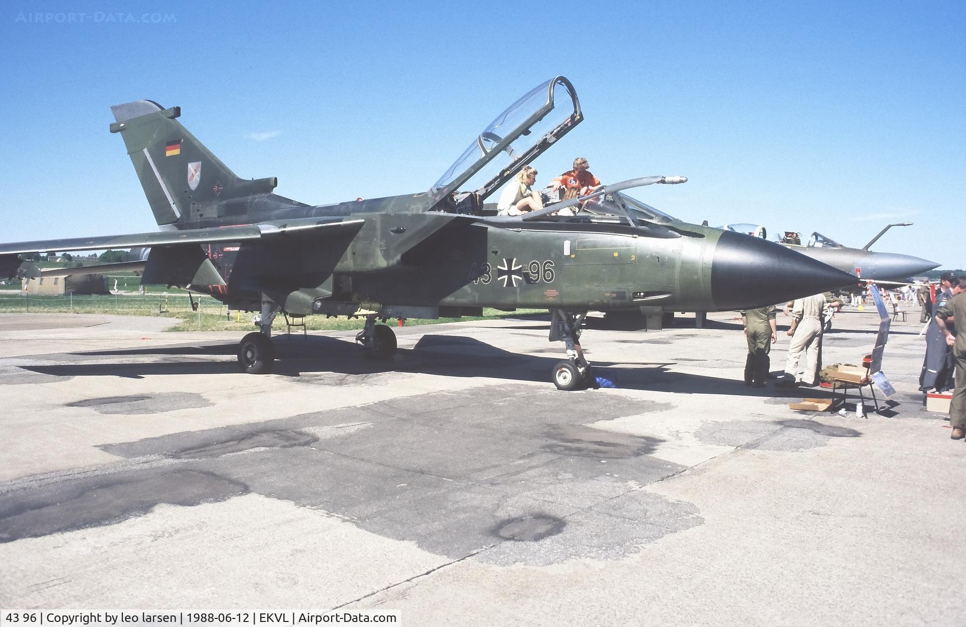 43 96, Panavia Tornado IDS C/N 248/GS064/4096, Værløse Air Base 12.6.1988