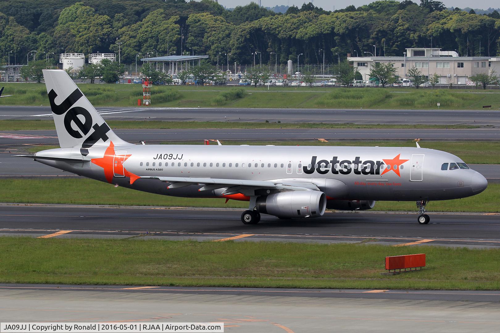 JA09JJ, 2013 Airbus A320-232 C/N 5499, at nrt
