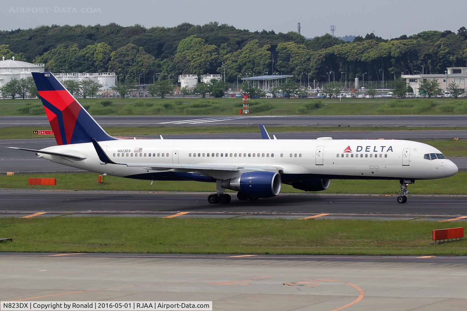 N823DX, 2004 Boeing 757-26D C/N 33967, at nrt