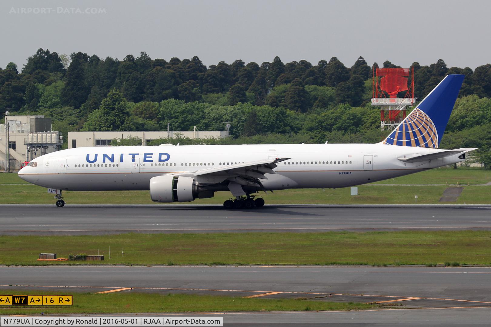 N779UA, 1996 Boeing 777-222 C/N 26941, at nrt