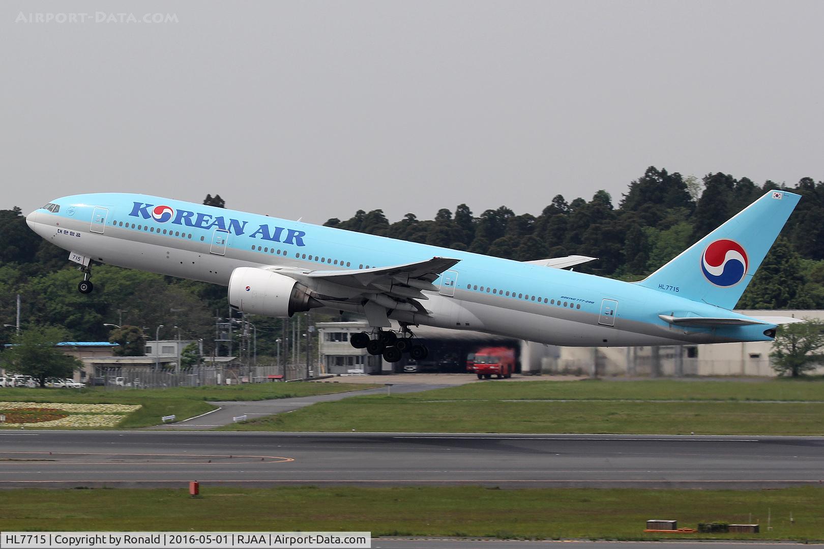 HL7715, 2002 Boeing 777-2B5/ER C/N 28372, at nrt