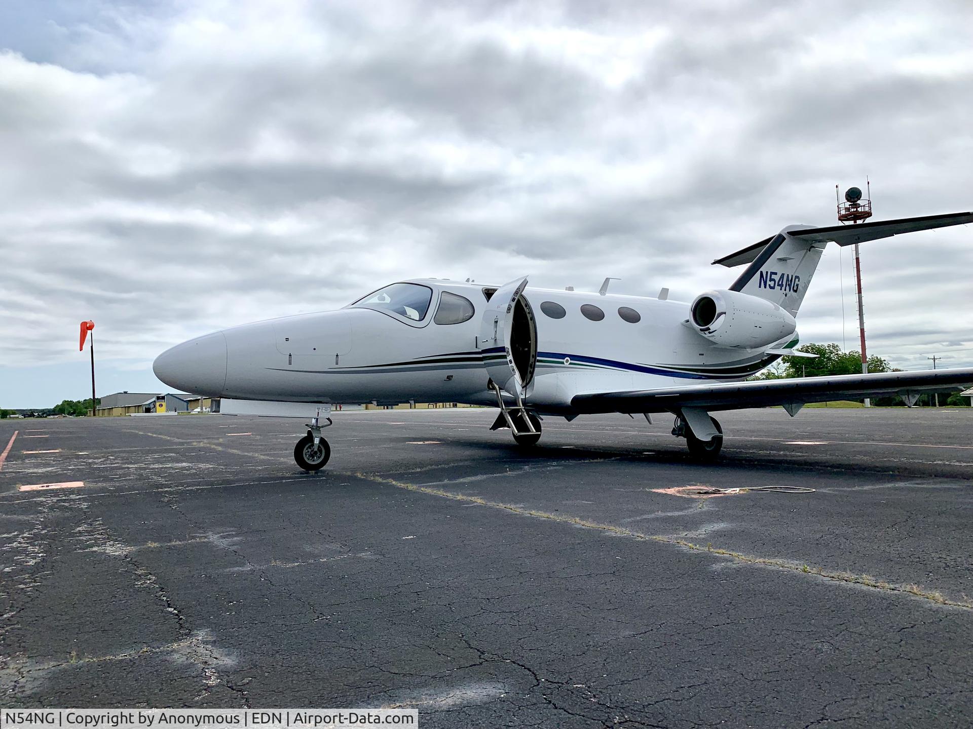 N54NG, Cessna 510 Citation Mustang C/N 510-0210, On the ramp!