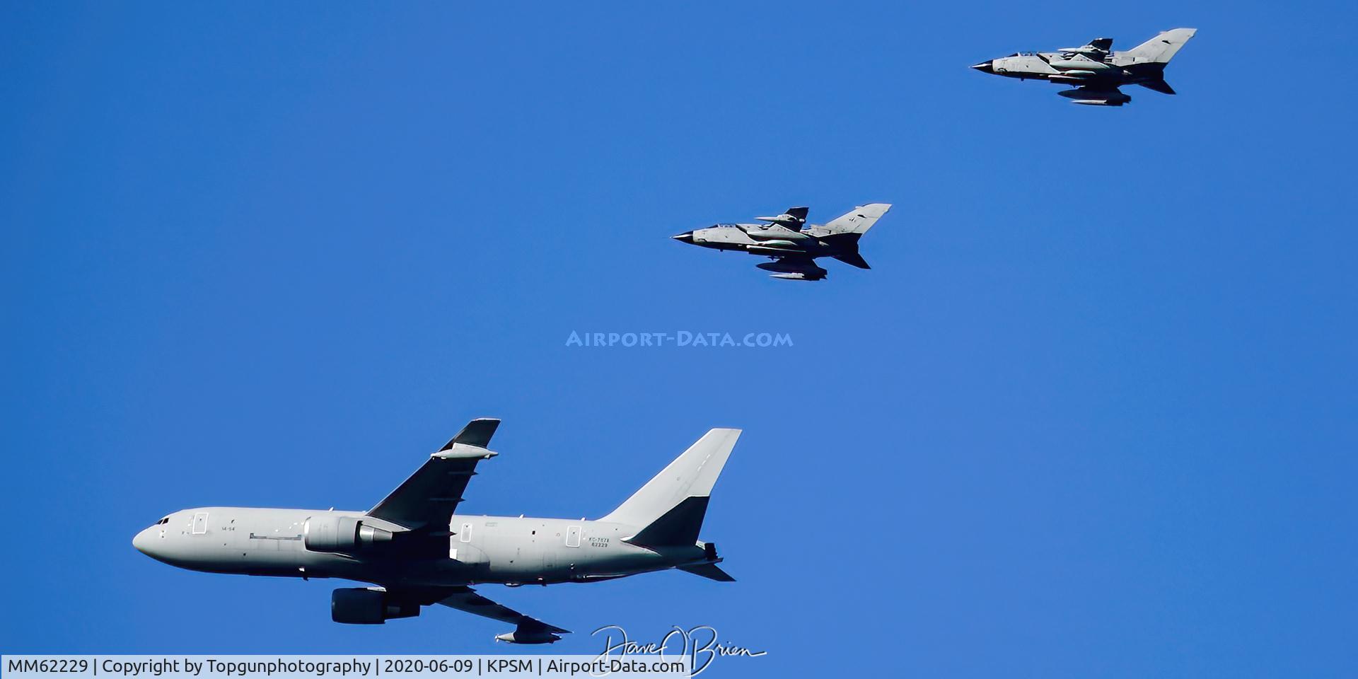 MM62229, 2007 Boeing 767-2EY C/N 33689, IAM1430 in the overhead from Edwards into Portsmouth