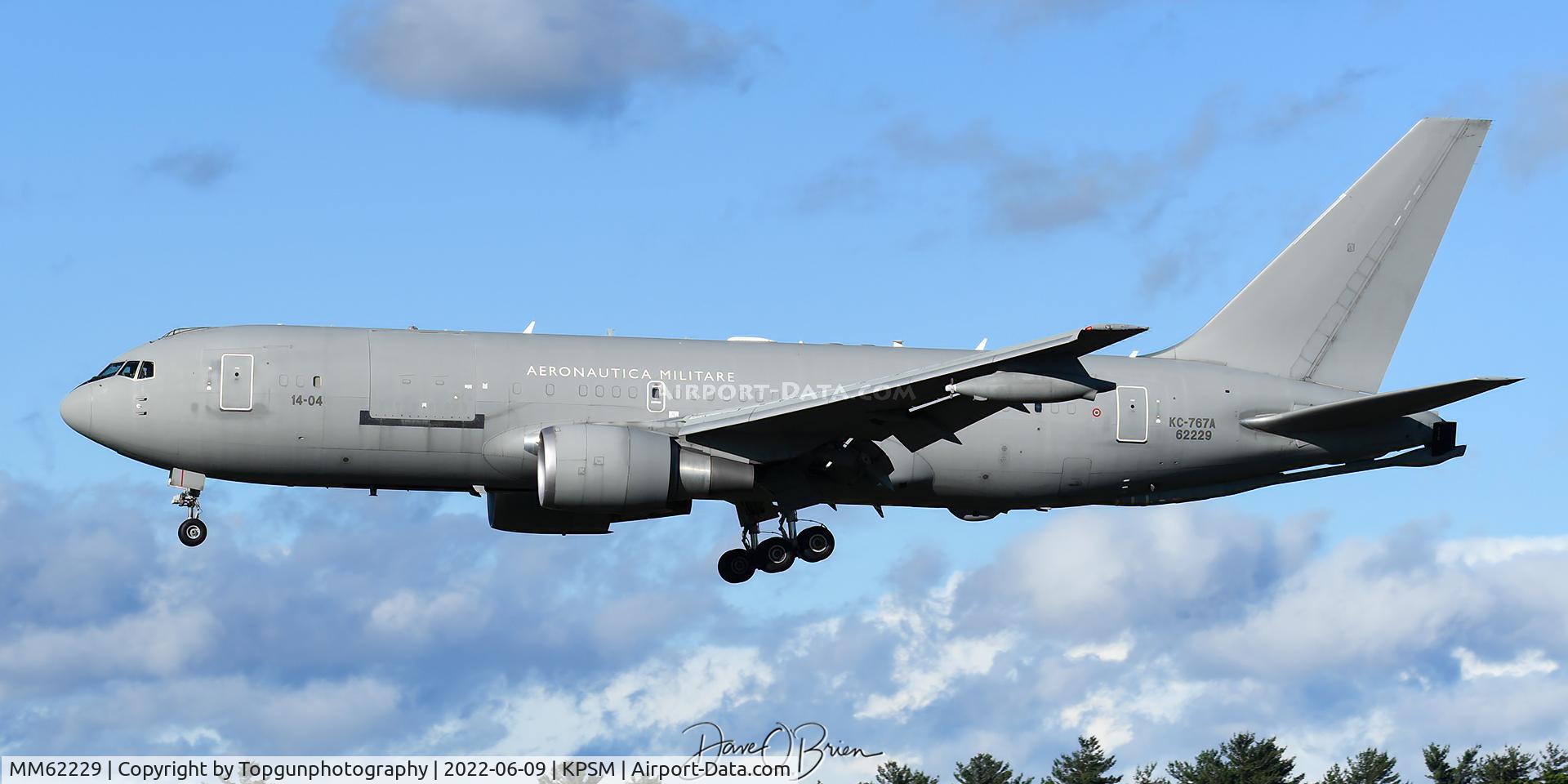 MM62229, 2007 Boeing 767-2EY C/N 33689, Italian Tanker on short approach.