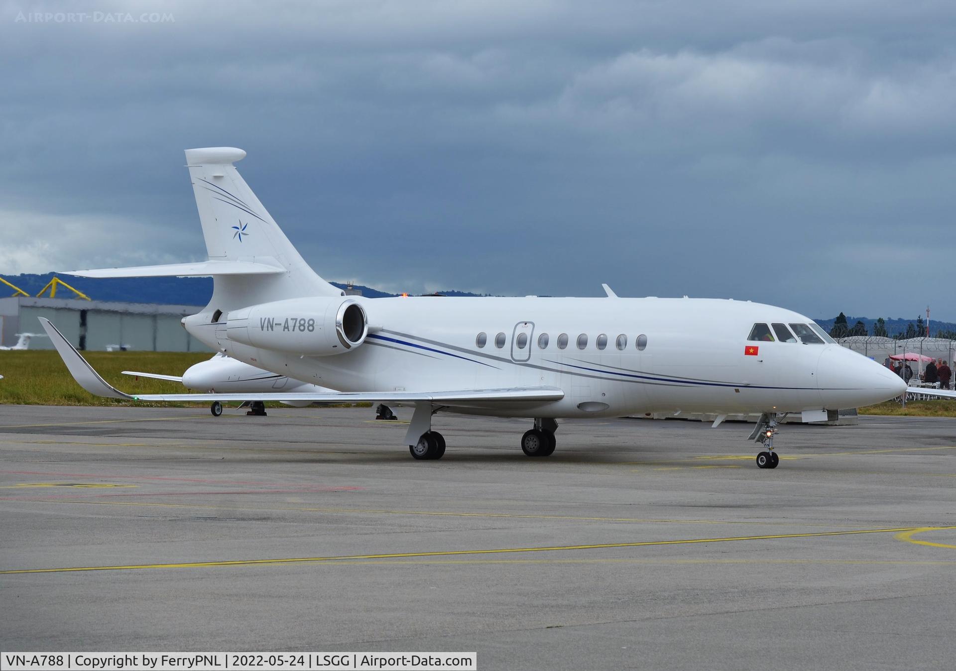 VN-A788, 2015 Dassault Falcon 2000LX C/N 302, Vietnamese Falcon 2000LX