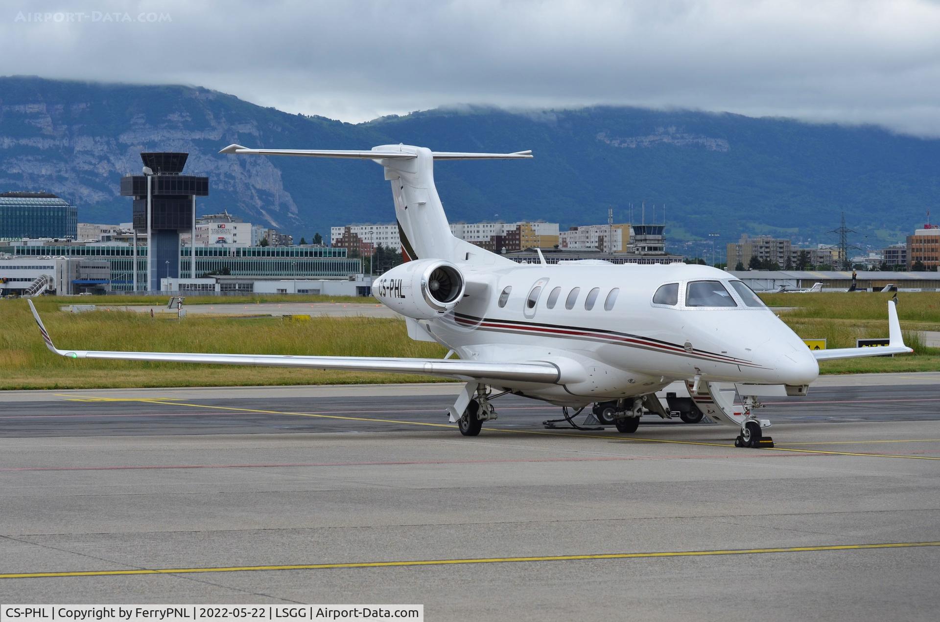 CS-PHL, 2018 Embraer EMB-505 Phenom 300 C/N 50500460, Netjets EMB505