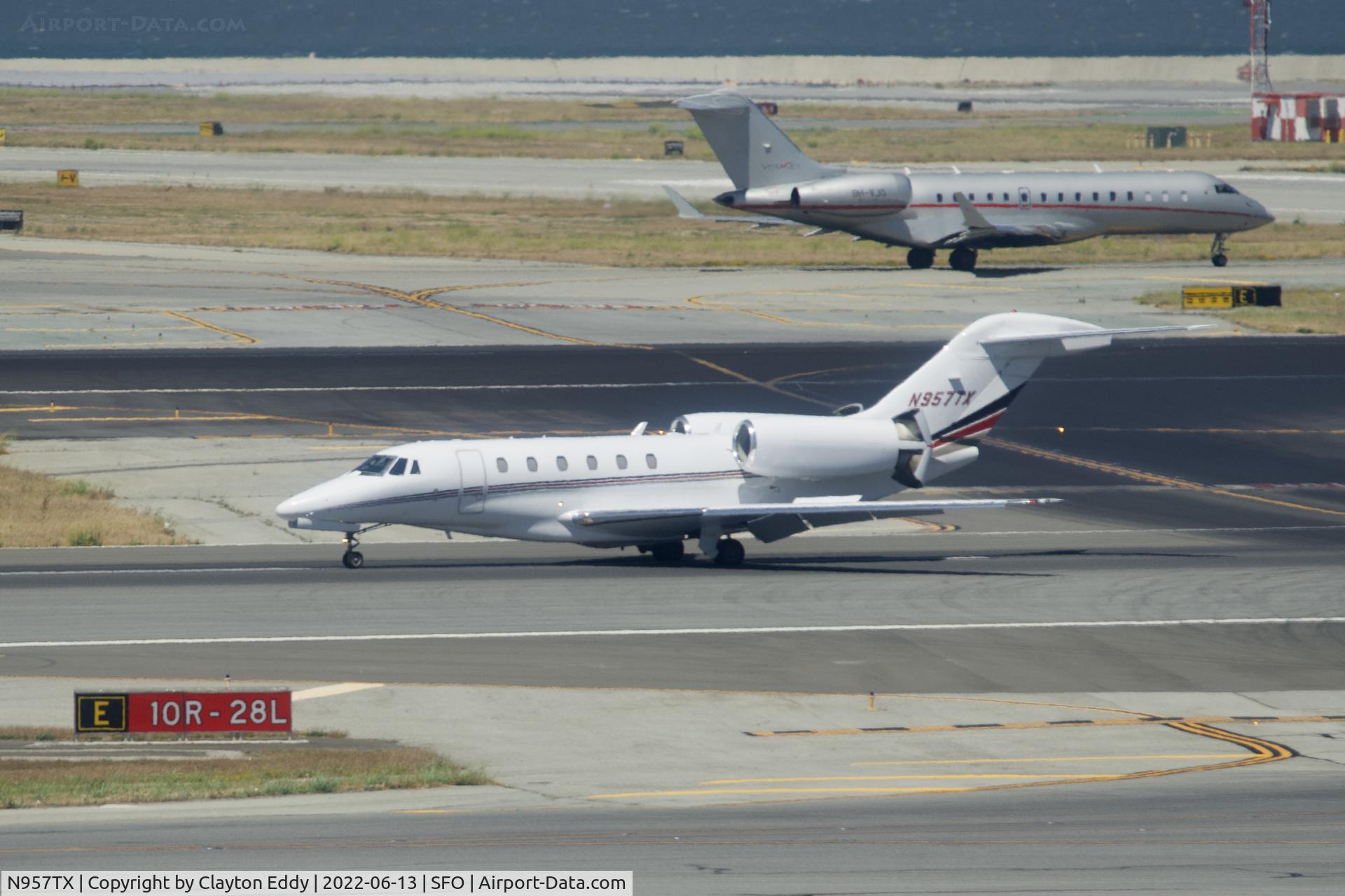 N957TX, 2001 Cessna 750 Citation X Citation X C/N 750-0158, Sky Terrace SFO 2022.