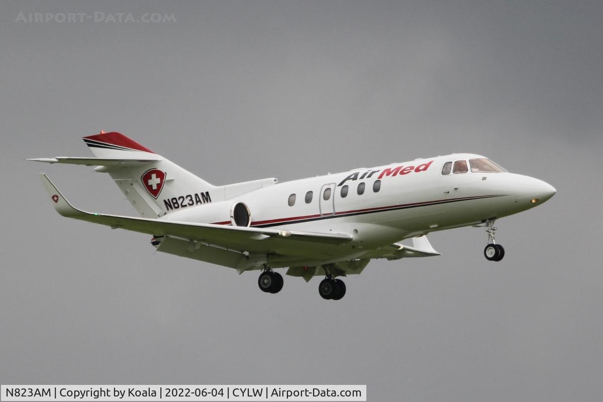 N823AM, 2004 Raytheon Hawker 800XP C/N 258687, Final approach from Birmingham (ALB). First pic in the database.