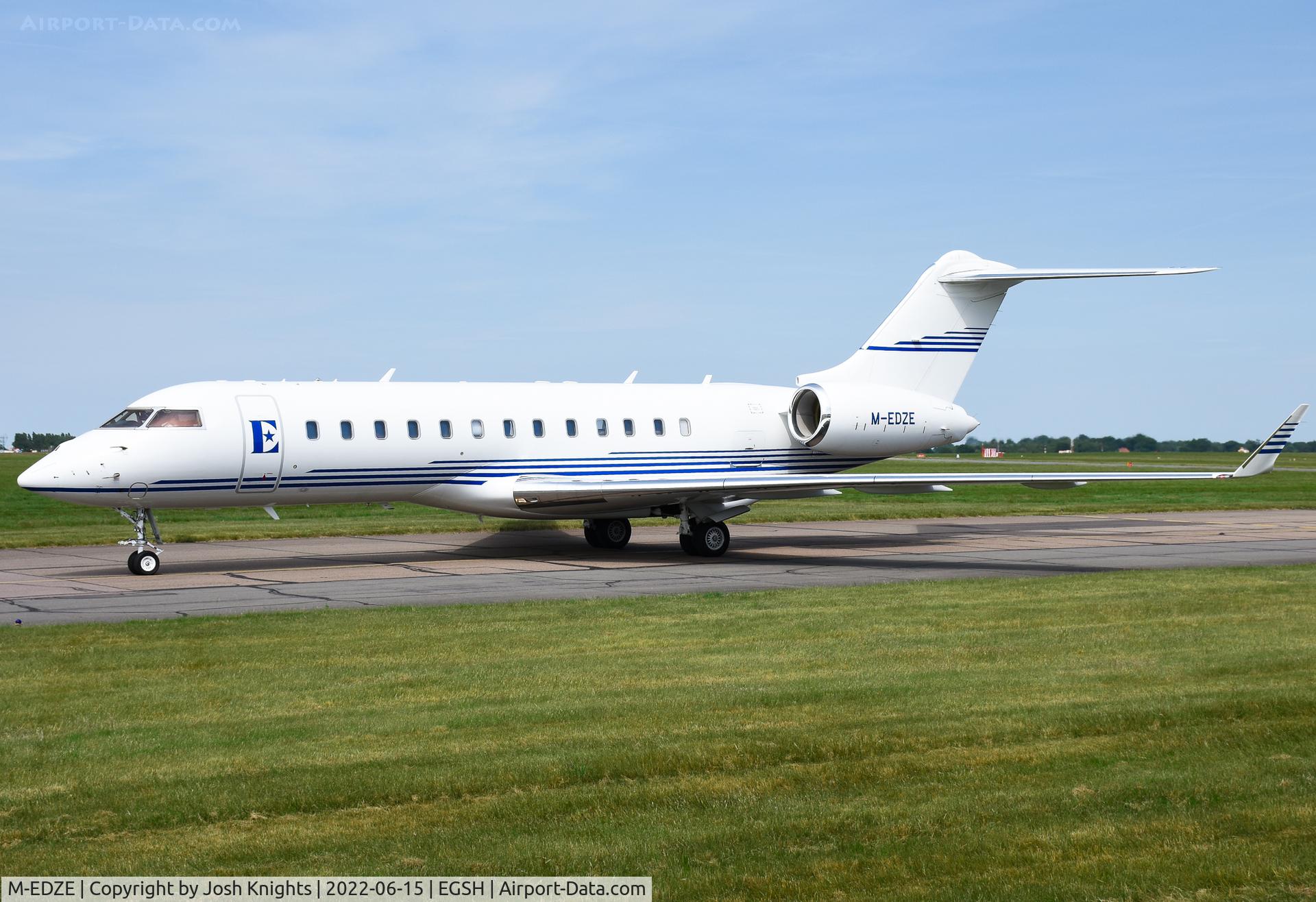 M-EDZE, 2001 Bombardier BD-700-1A10 Global Express C/N 9097, Arriving at Norwich.