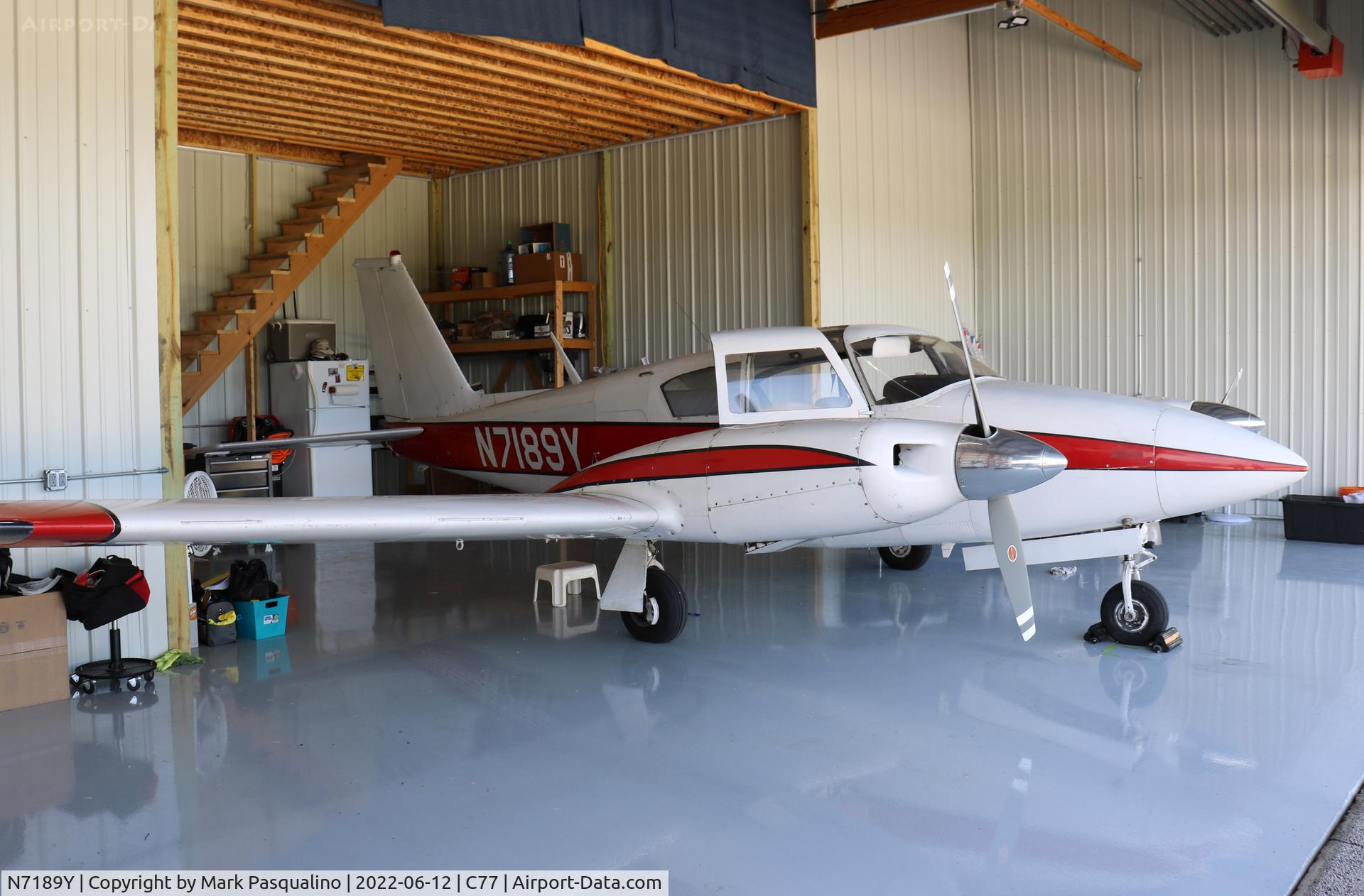 N7189Y, 1963 Piper PA-30 Twin Comanche C/N 30-213, Piper PA-30