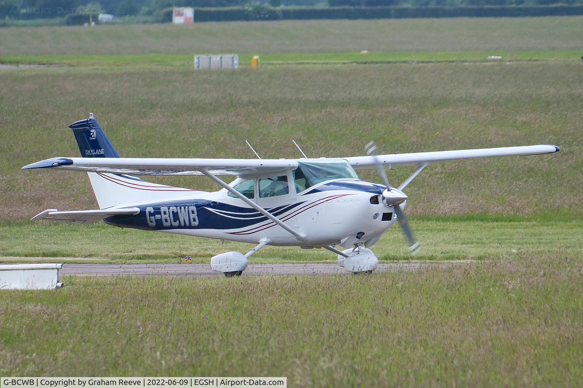 G-BCWB, 1975 Cessna 182P Skylane C/N 182-63566, Departing from Norwich.