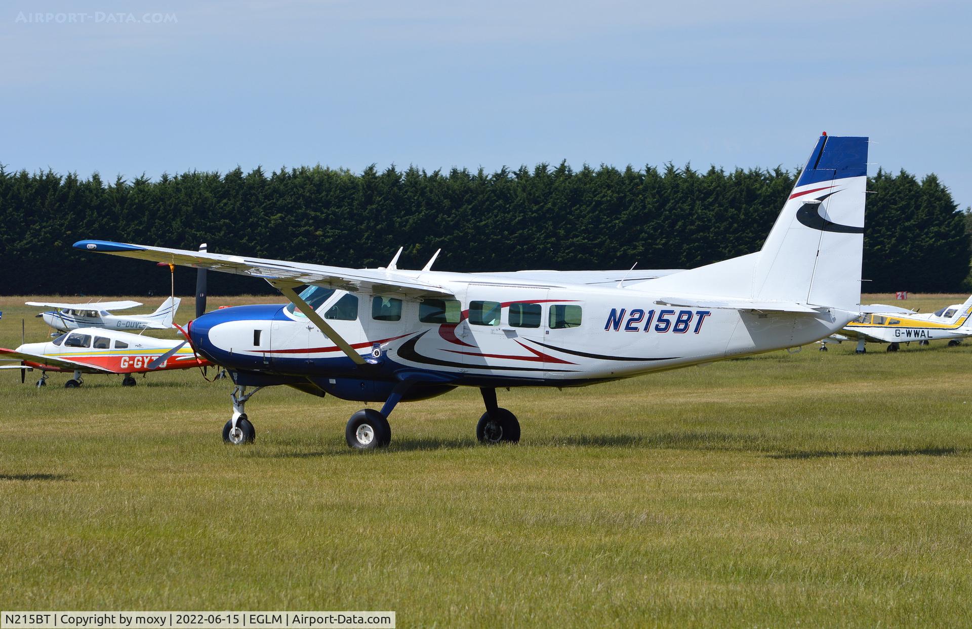 N215BT, 2009 Cessna 208 Caravan I C/N 20800517, Cessna 208 Caravan I at White Waltham.