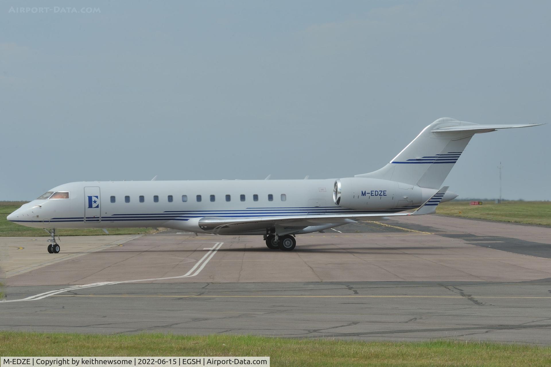 M-EDZE, 2001 Bombardier BD-700-1A10 Global Express C/N 9097, Arriving at Norwich from Farnborough.