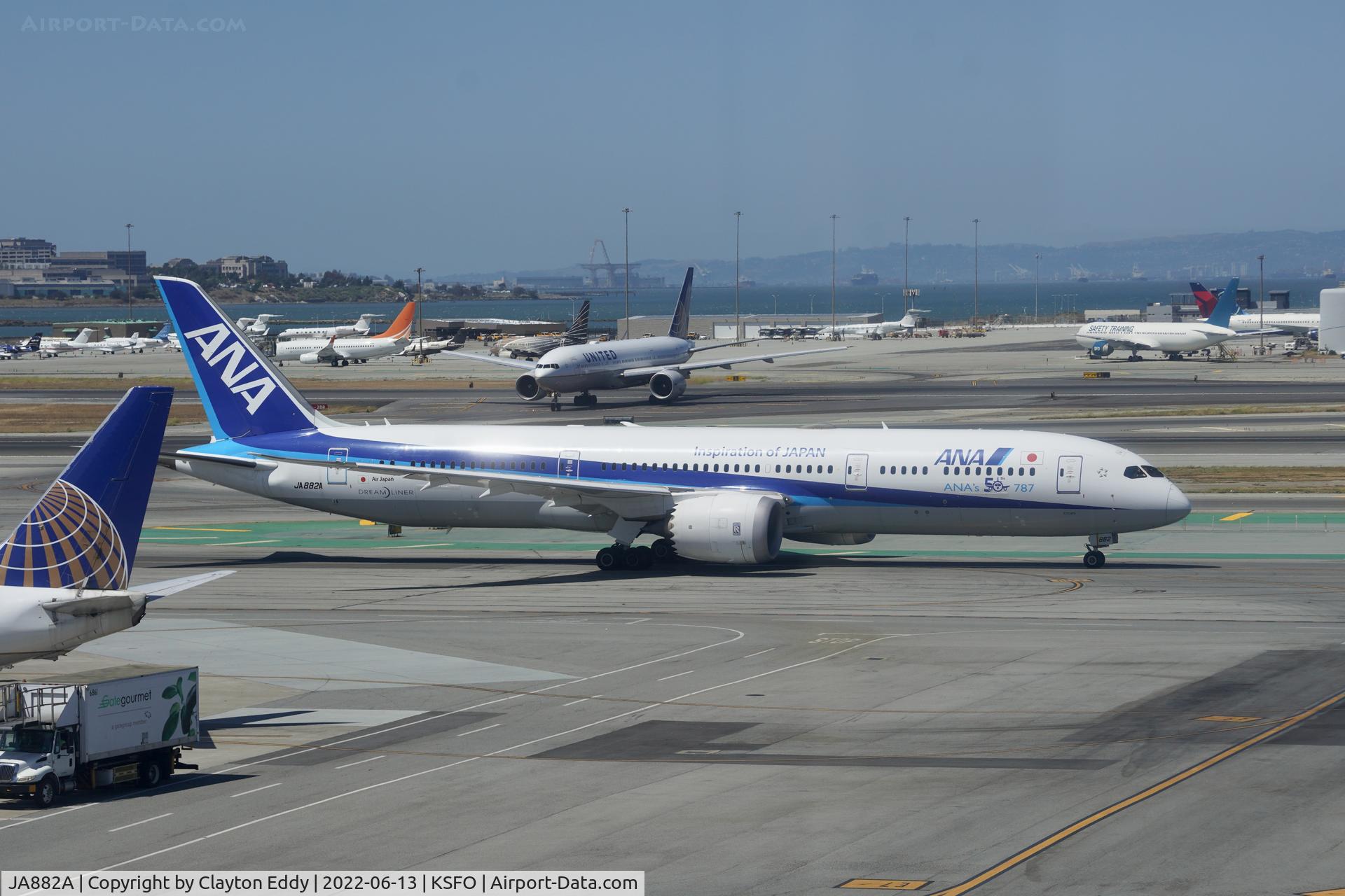JA882A, 2016 Boeing 787-9 Dreamliner C/N 43872, SFO 2022.