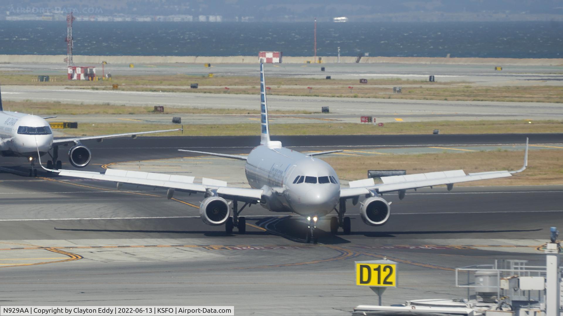 N929AA, 2017 Airbus A321-231 C/N 7525, Sky Terrace SFO 2022.